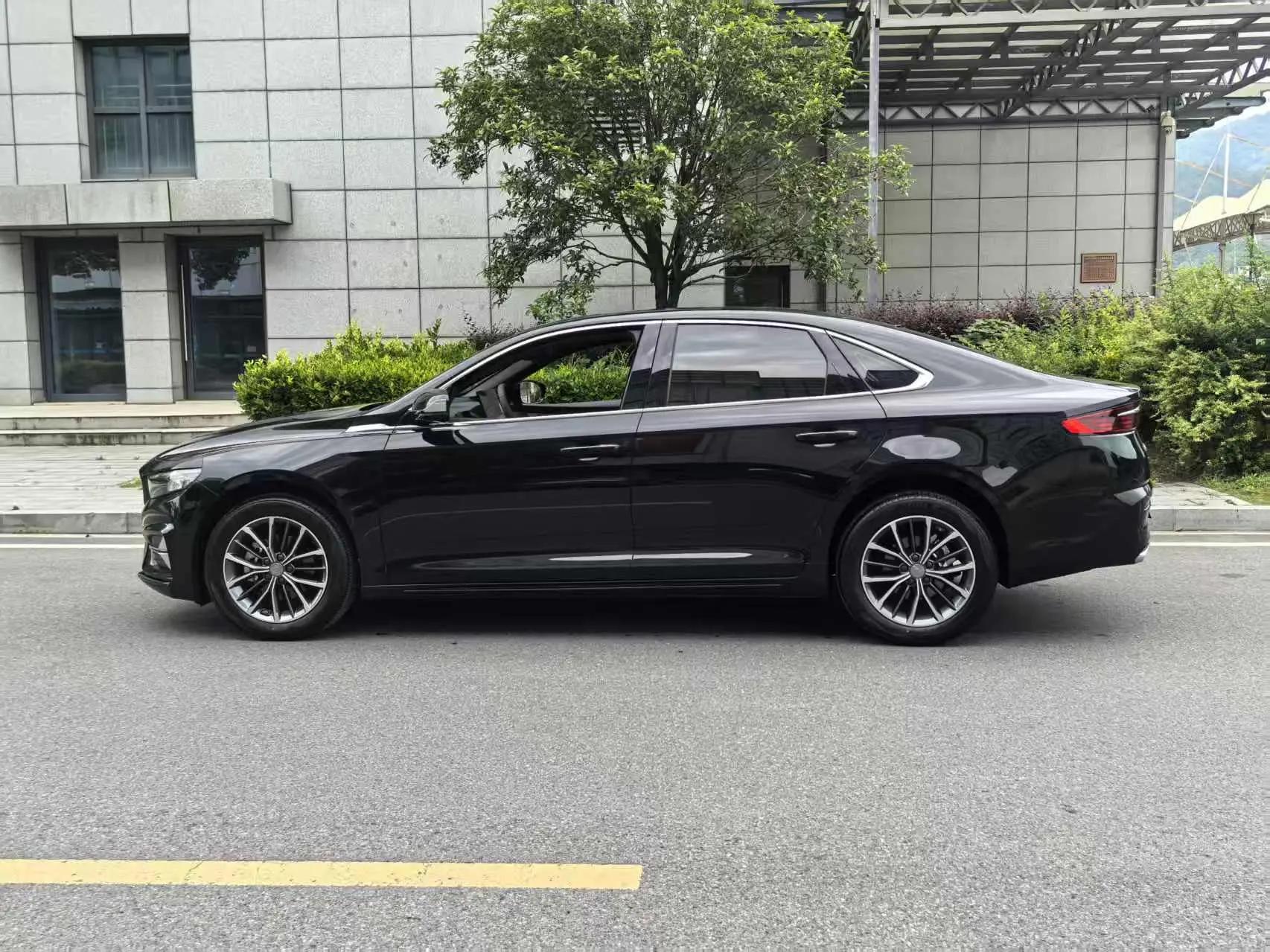 Geely 2025 Xingrui 1.5TD Dongfang Yao Jinghong Edition Automatic Gear 12
