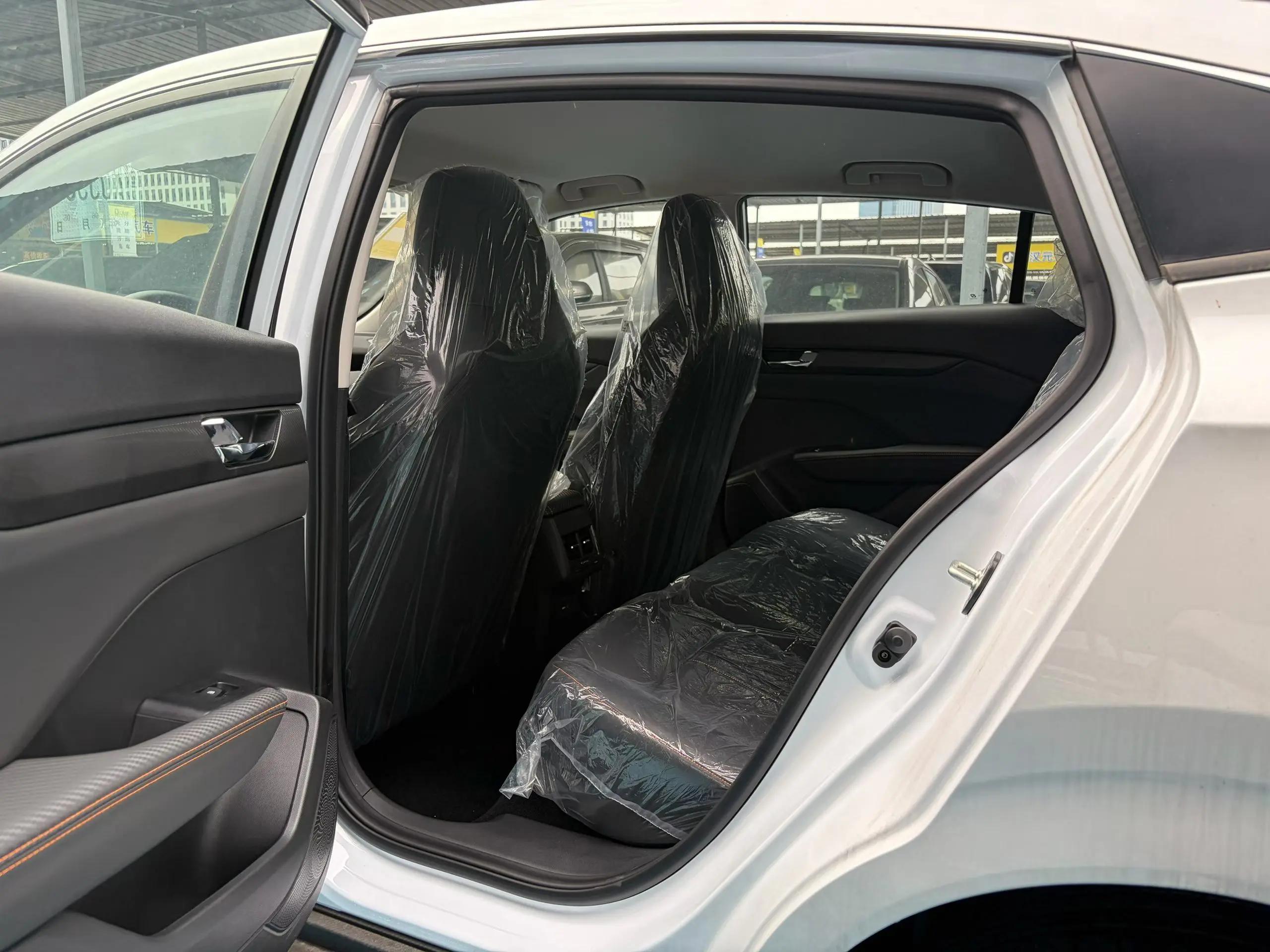 Fengshen 2026 Yixuan 1.5 Horse Year Zhishang Automatic Transmission 5