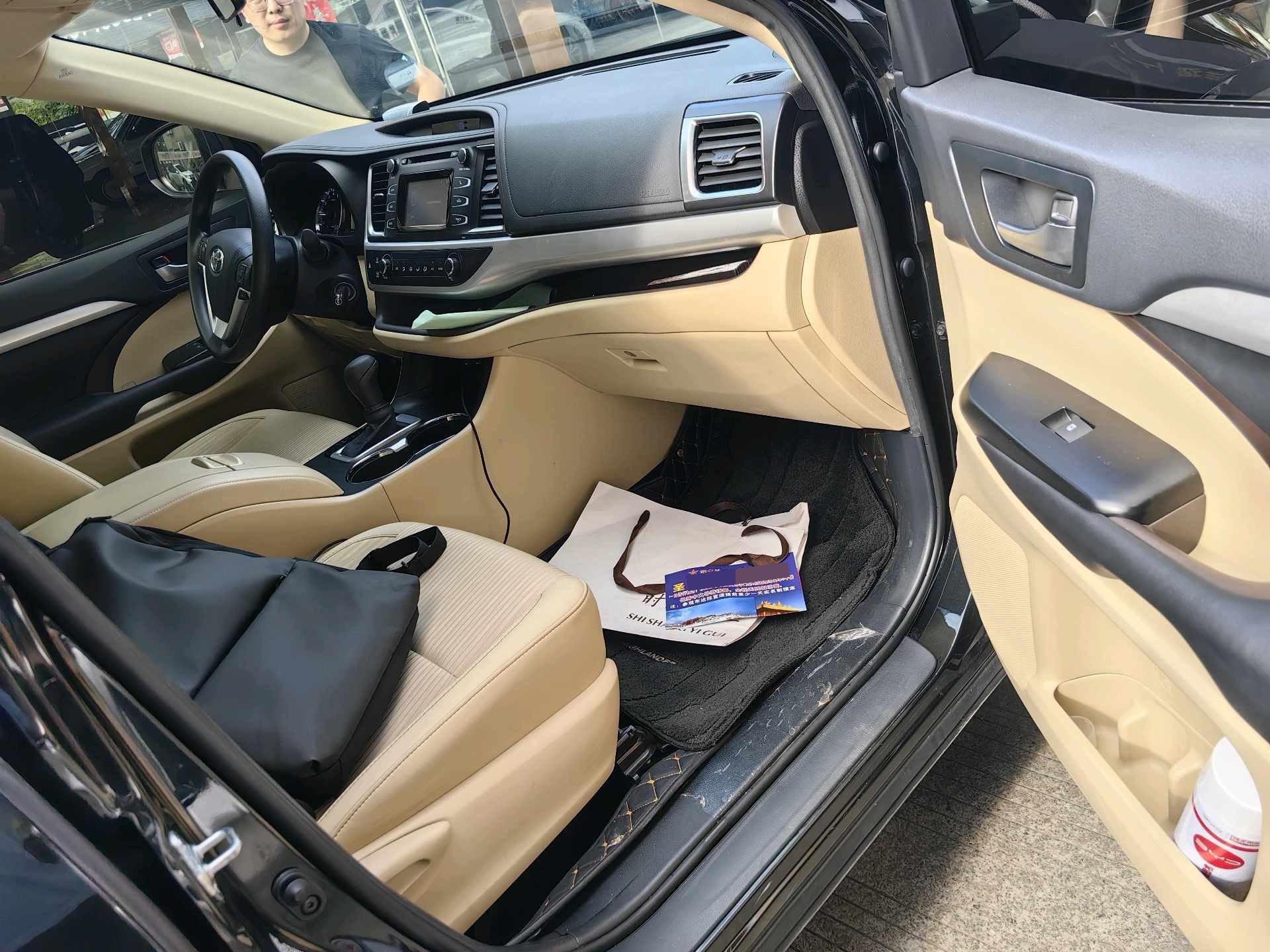 Highlander 2021 2.0T 4-wheel drive elite version 7 seats 9