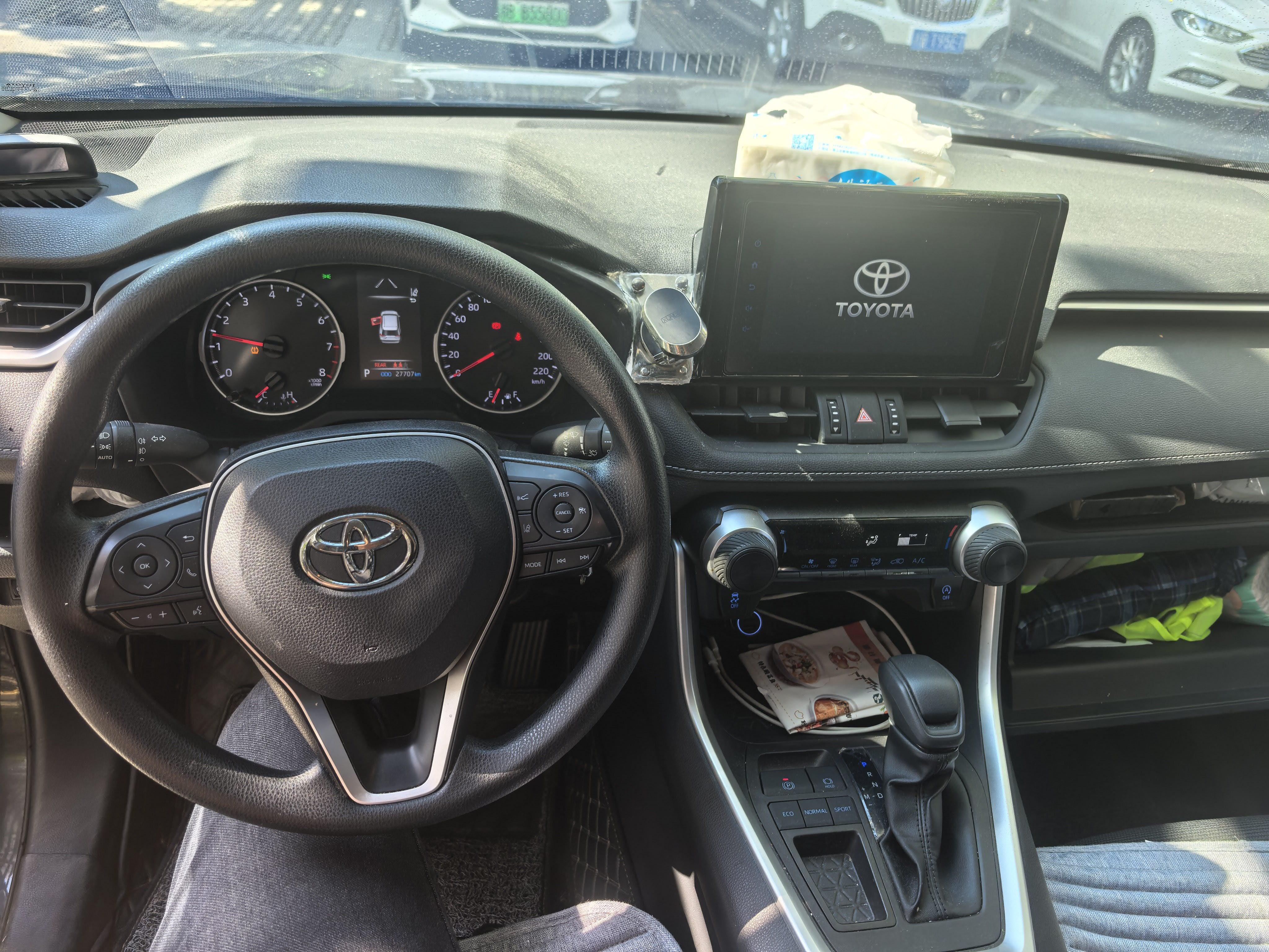 RAV4 RongFang 2022 2.0L CVT Two-Drive Urban Edition 6