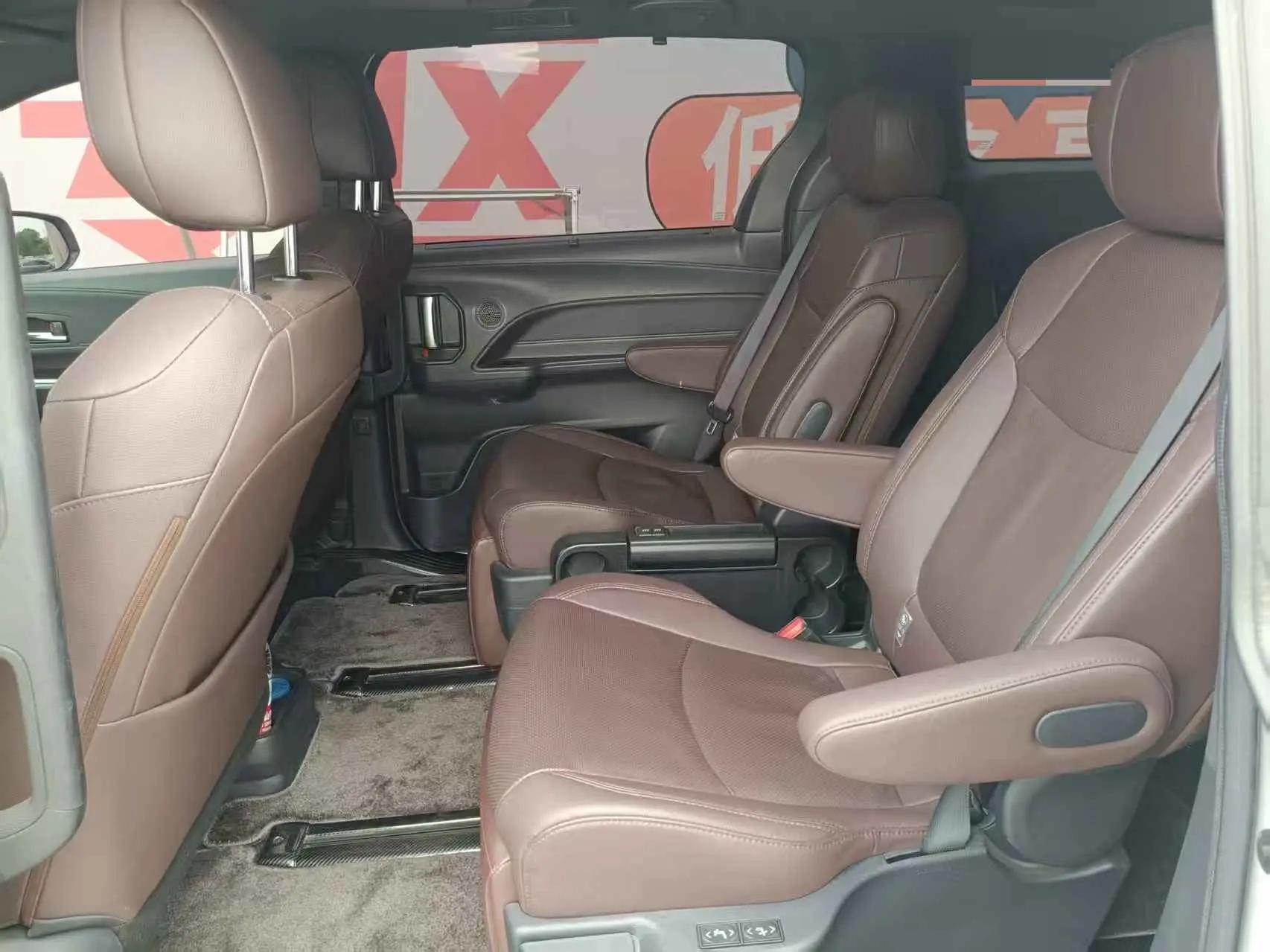 Sana SIENNA 2021 2.5L Hybrid Platinum Edition 6