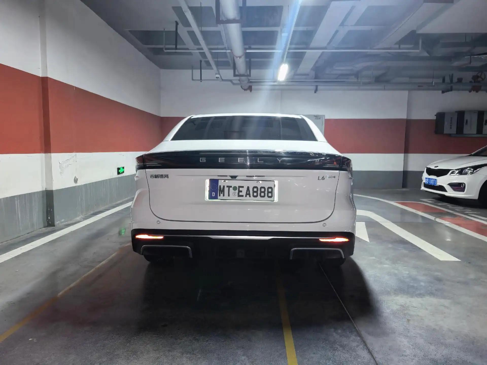 Geely Galaxy 2025 L6 EM-i 1.5 140km Discovery Edition Automatic Gear 8
