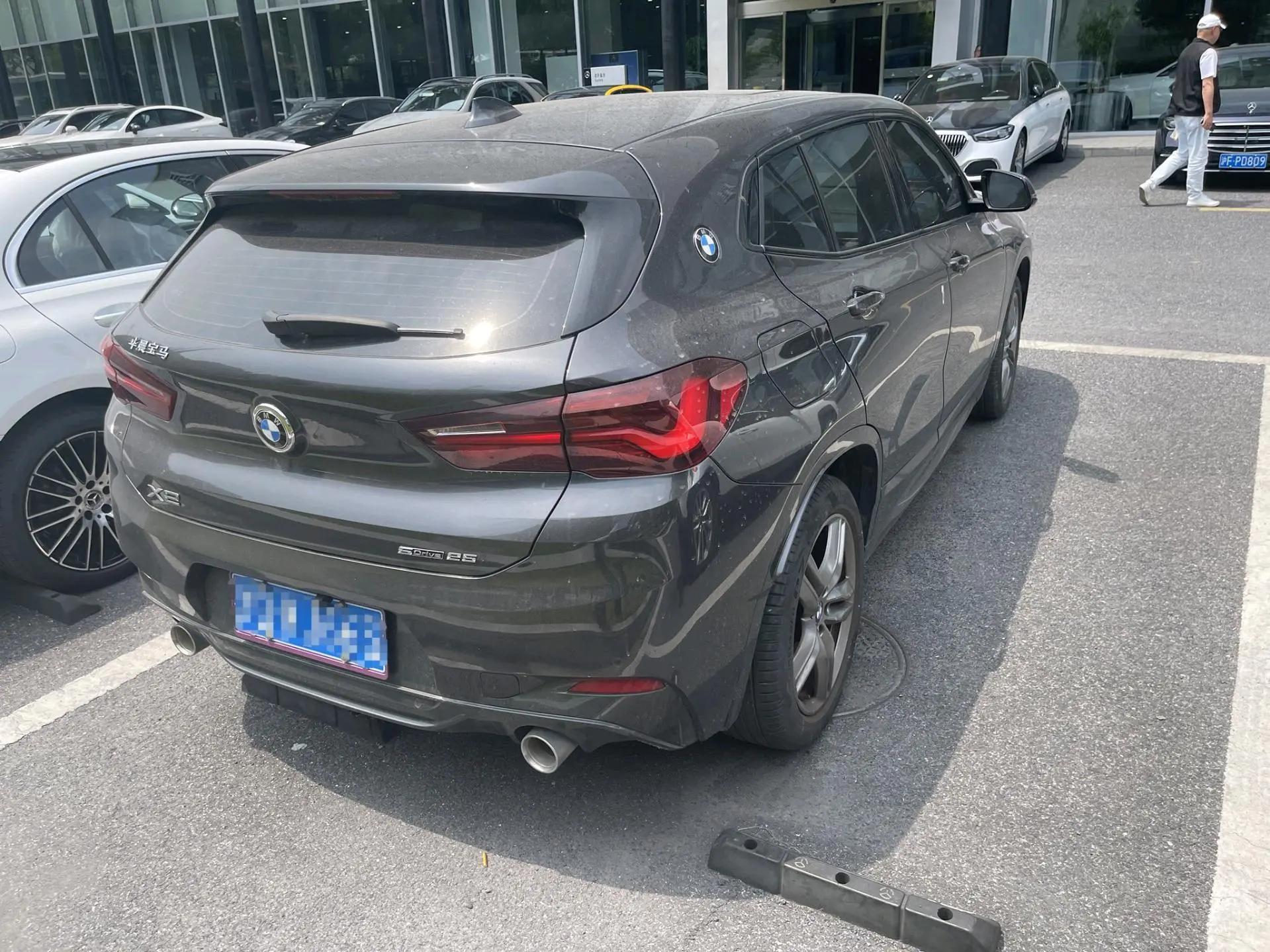 BMW X2 2021 sDrive25i leading M sports suit 2
