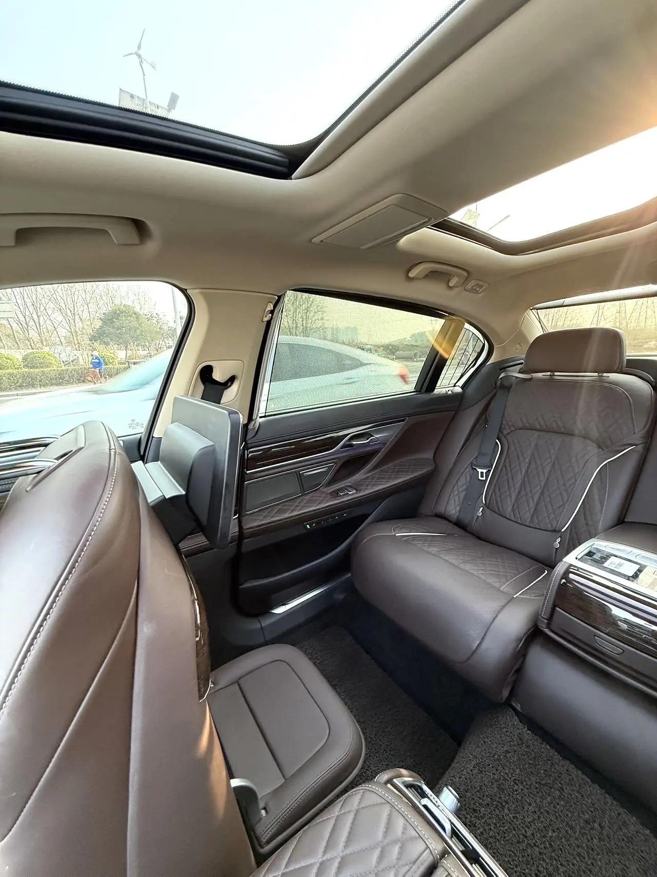 BMW 7 Series 2019 740Li Premium Luxury Suit 4