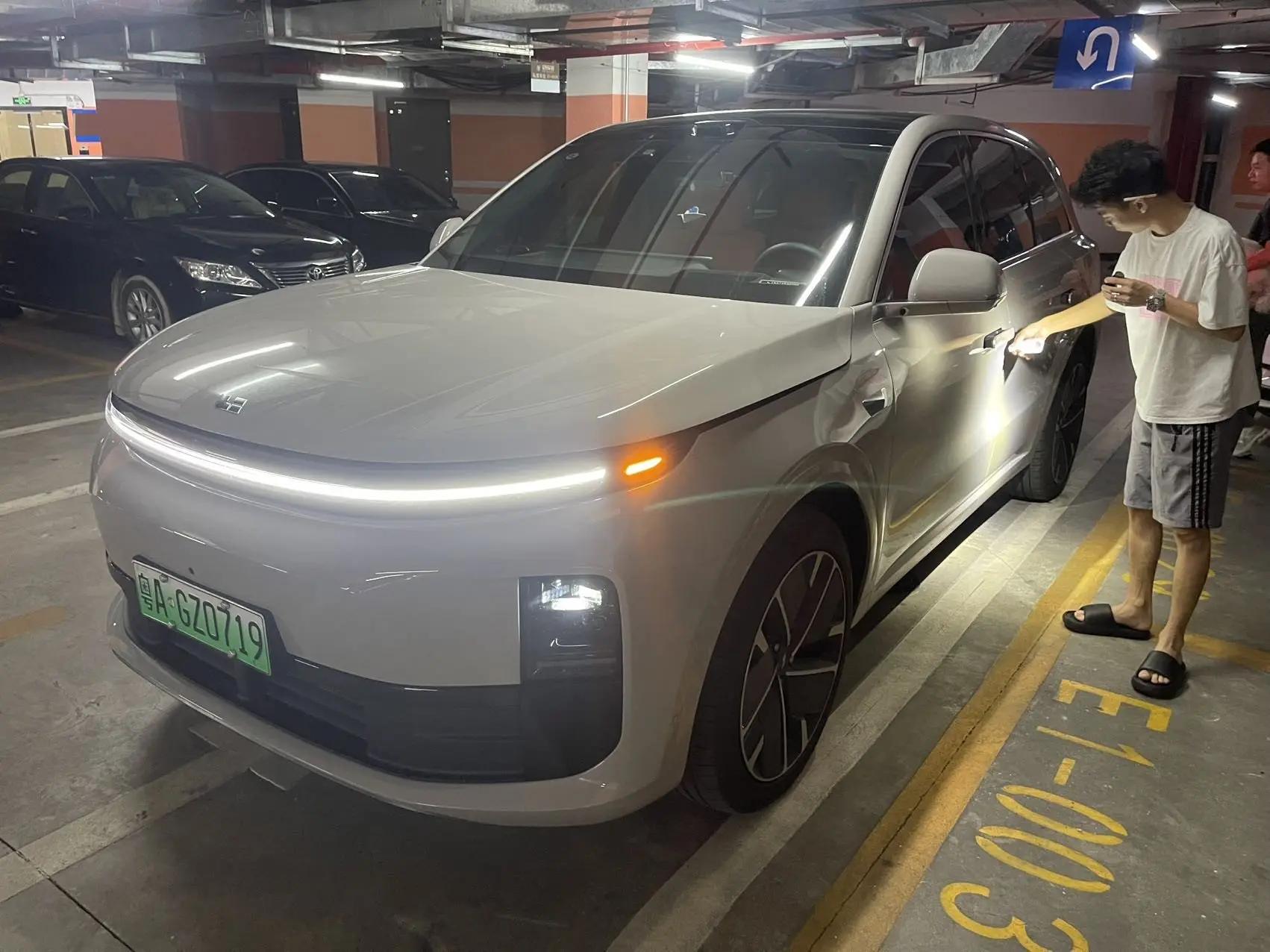 AITO 2025 Model AITO M9 Range-Extended Ultra Version 52kWh 6-Seater Automatic