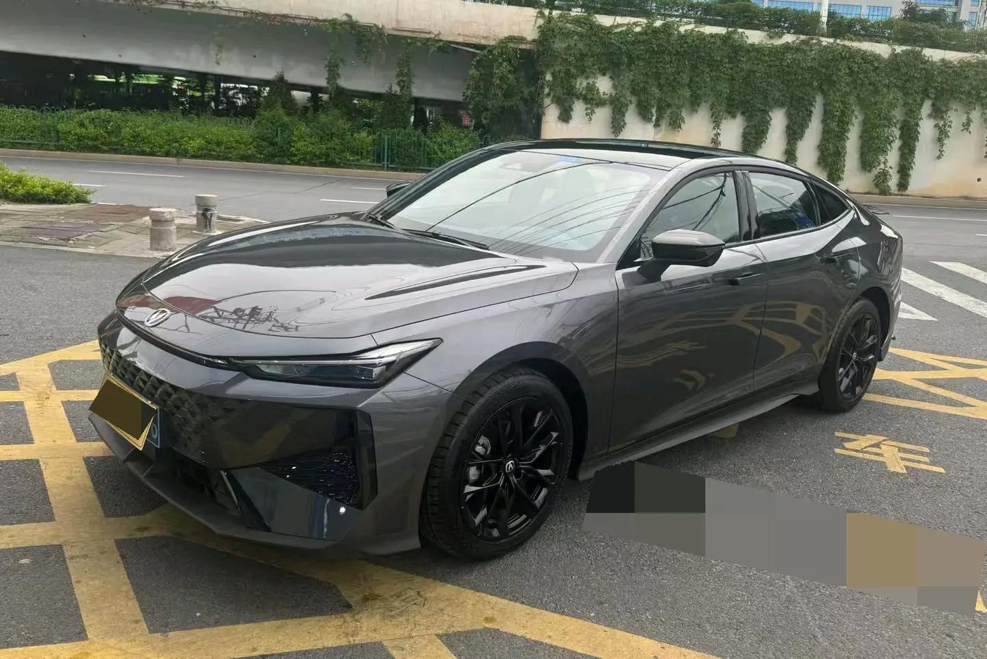 ChangAn 2024 UNI-V 1.5T Prestige Automatic
