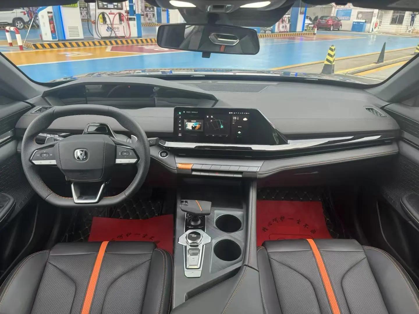 ChangAn 2024 UNI-V 1.5T Prestige Automatic 5