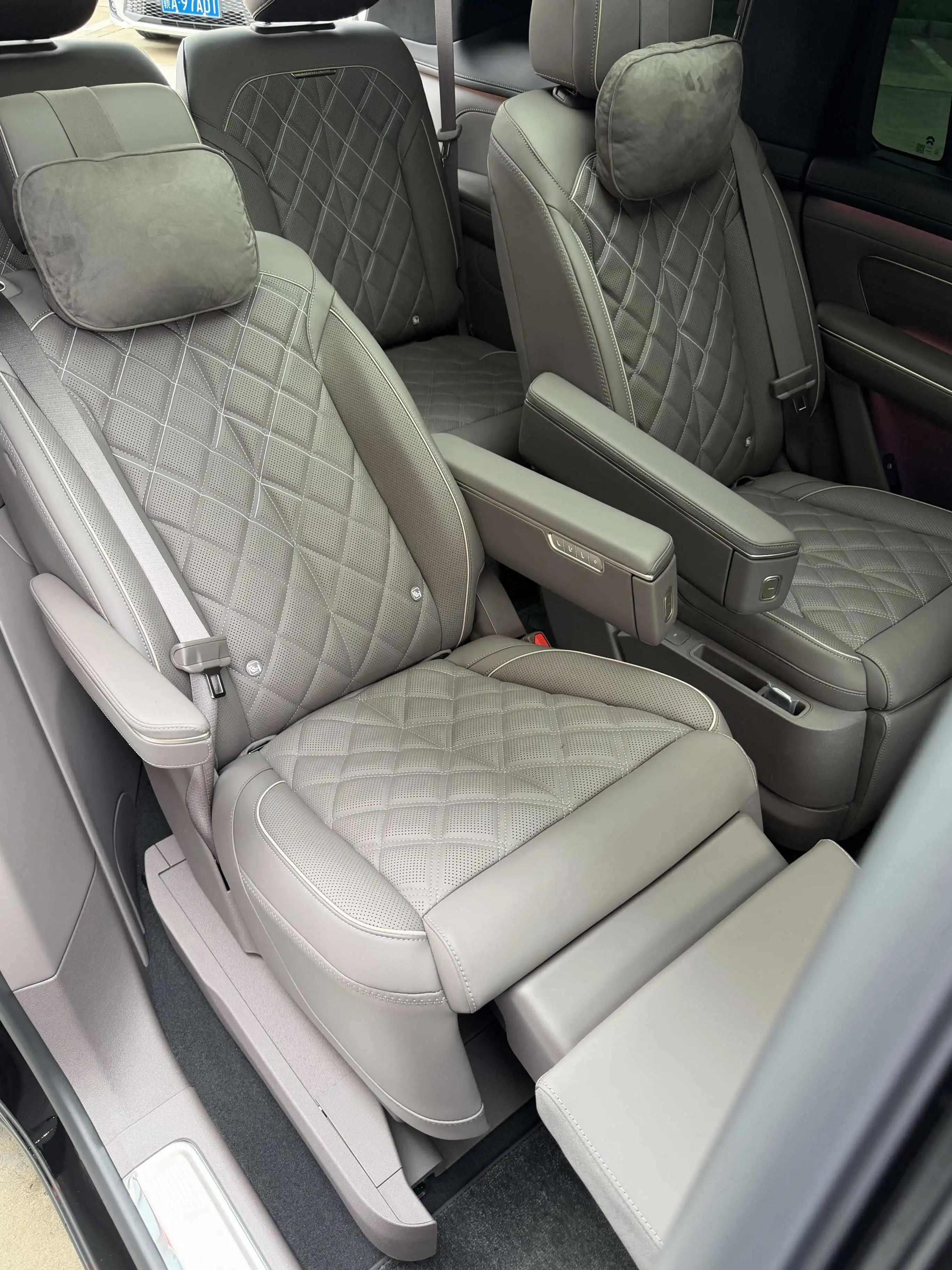 NIO 2026 ES8 6-seat executive signature version automatic gear 10