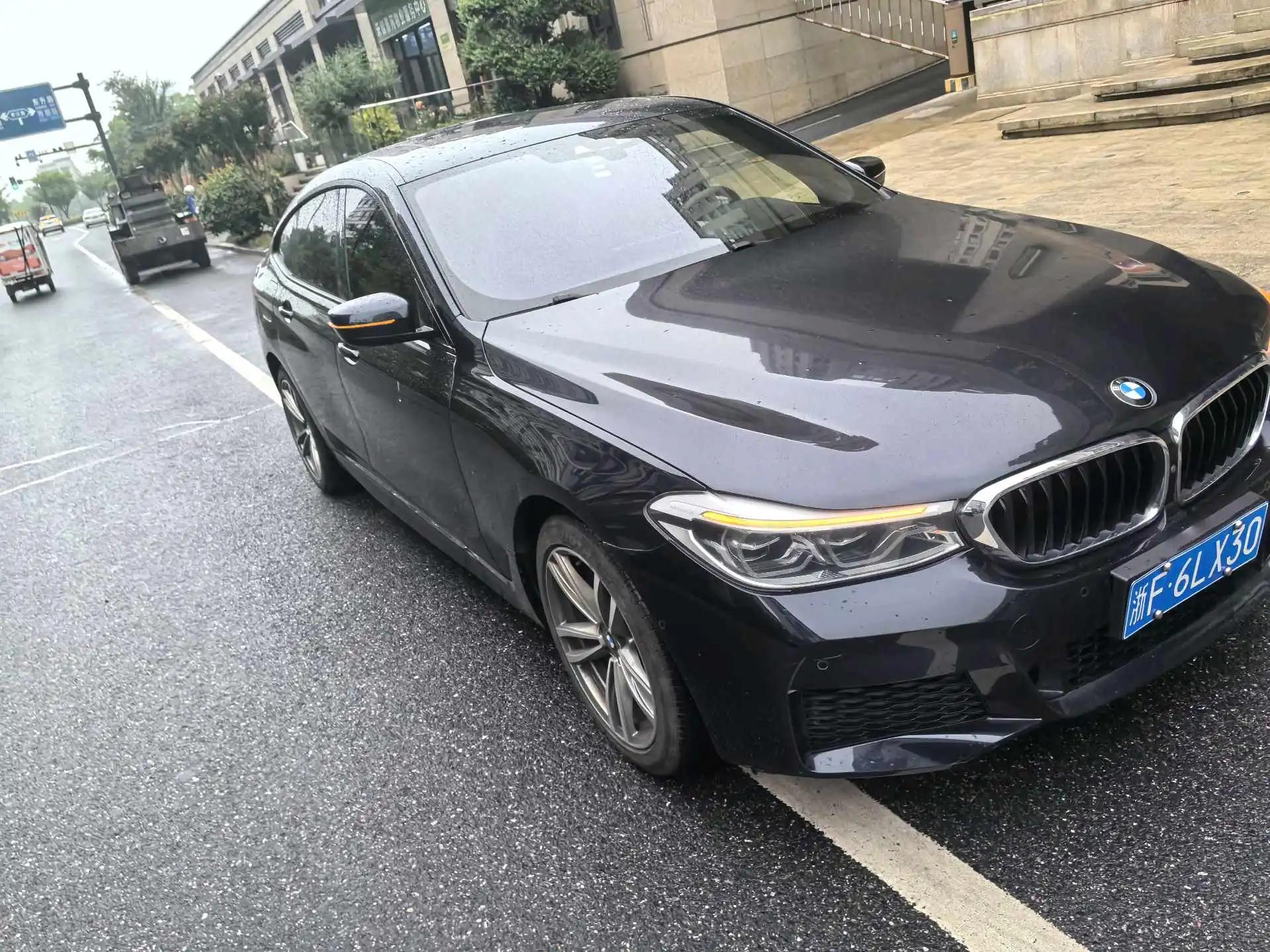 BMW 6 GT 2020 630i M sports suit 3