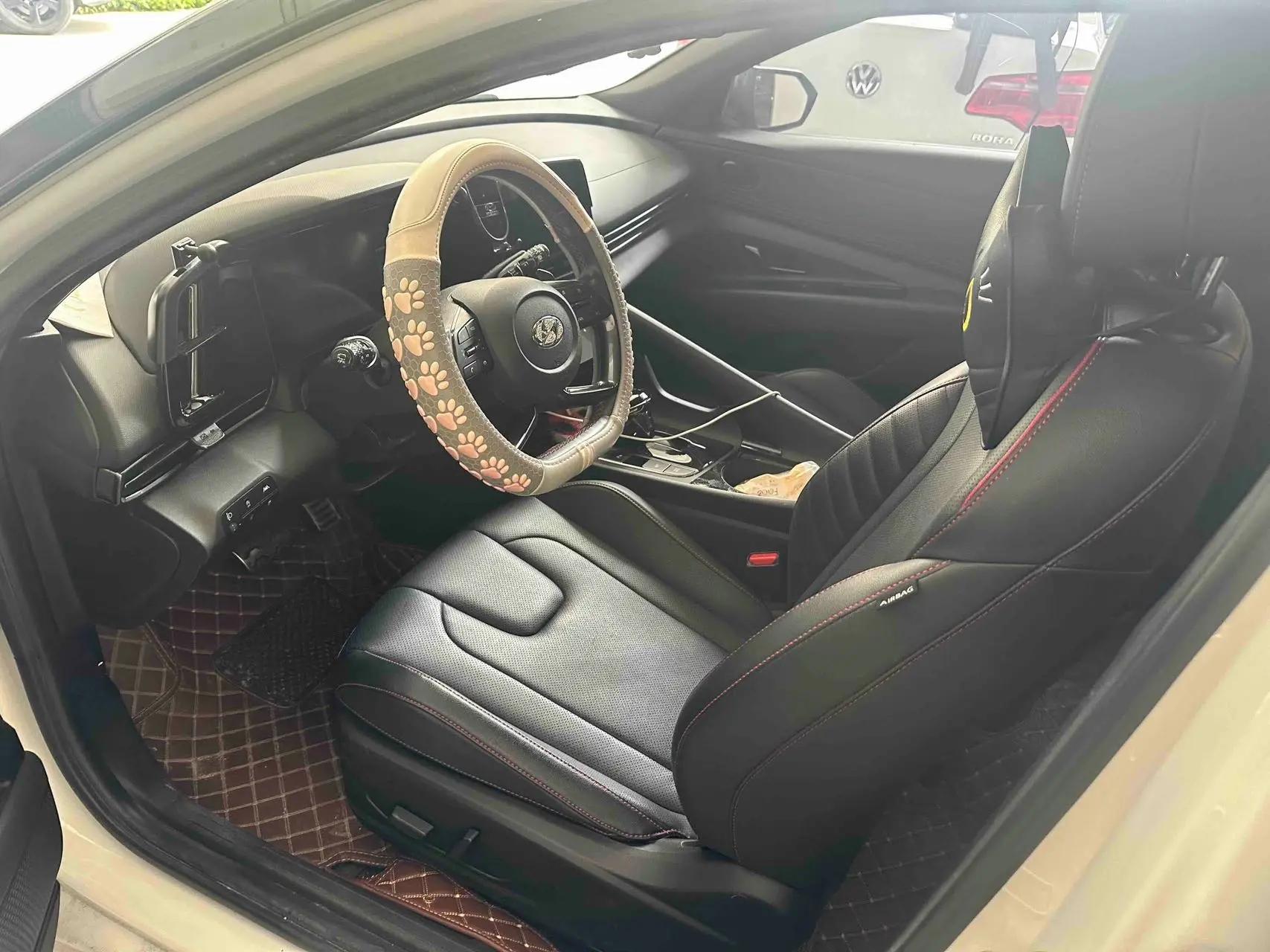 Elantra 2021 240TGDi DCT LUX Premium Edition 2