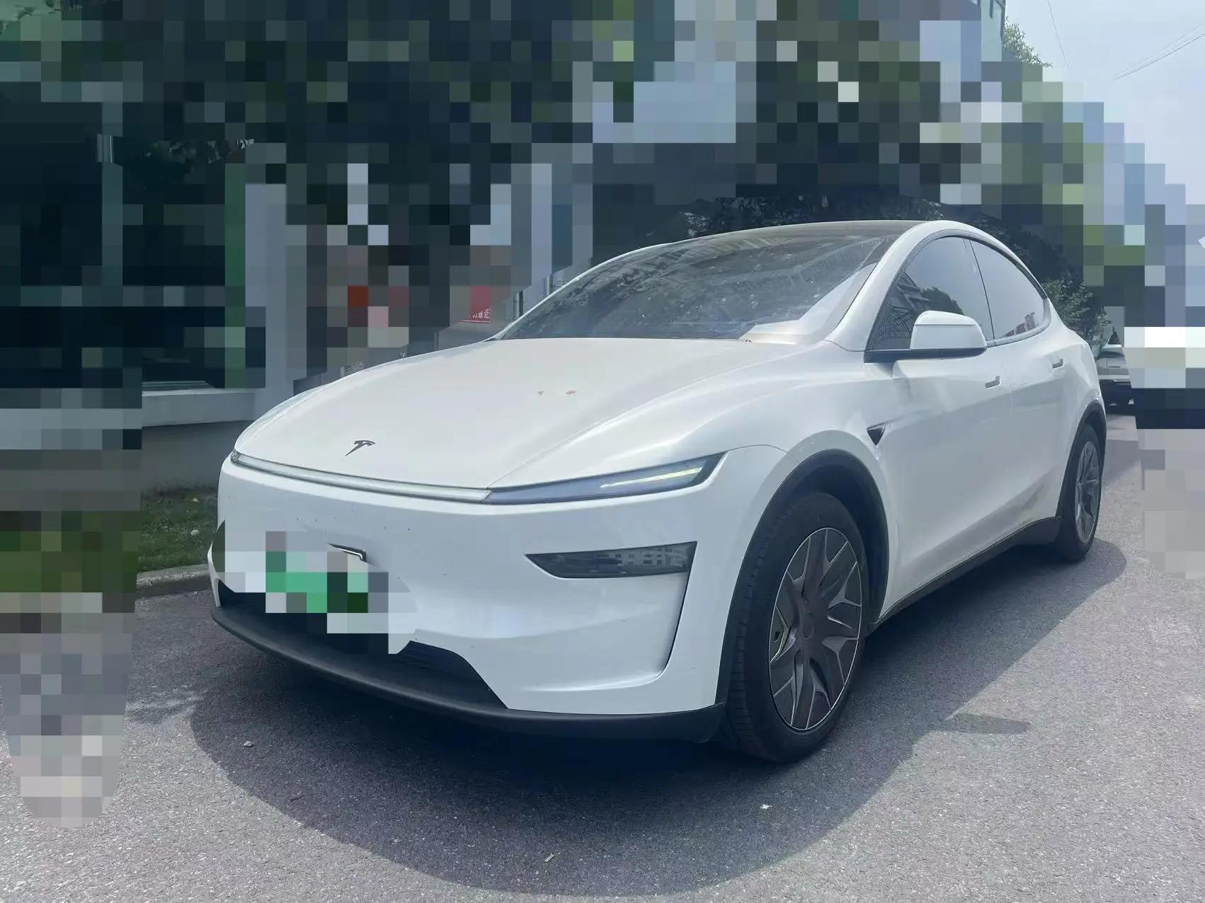 Tesla 2025 Model Y Long Range All-Wheel Drive Automatic