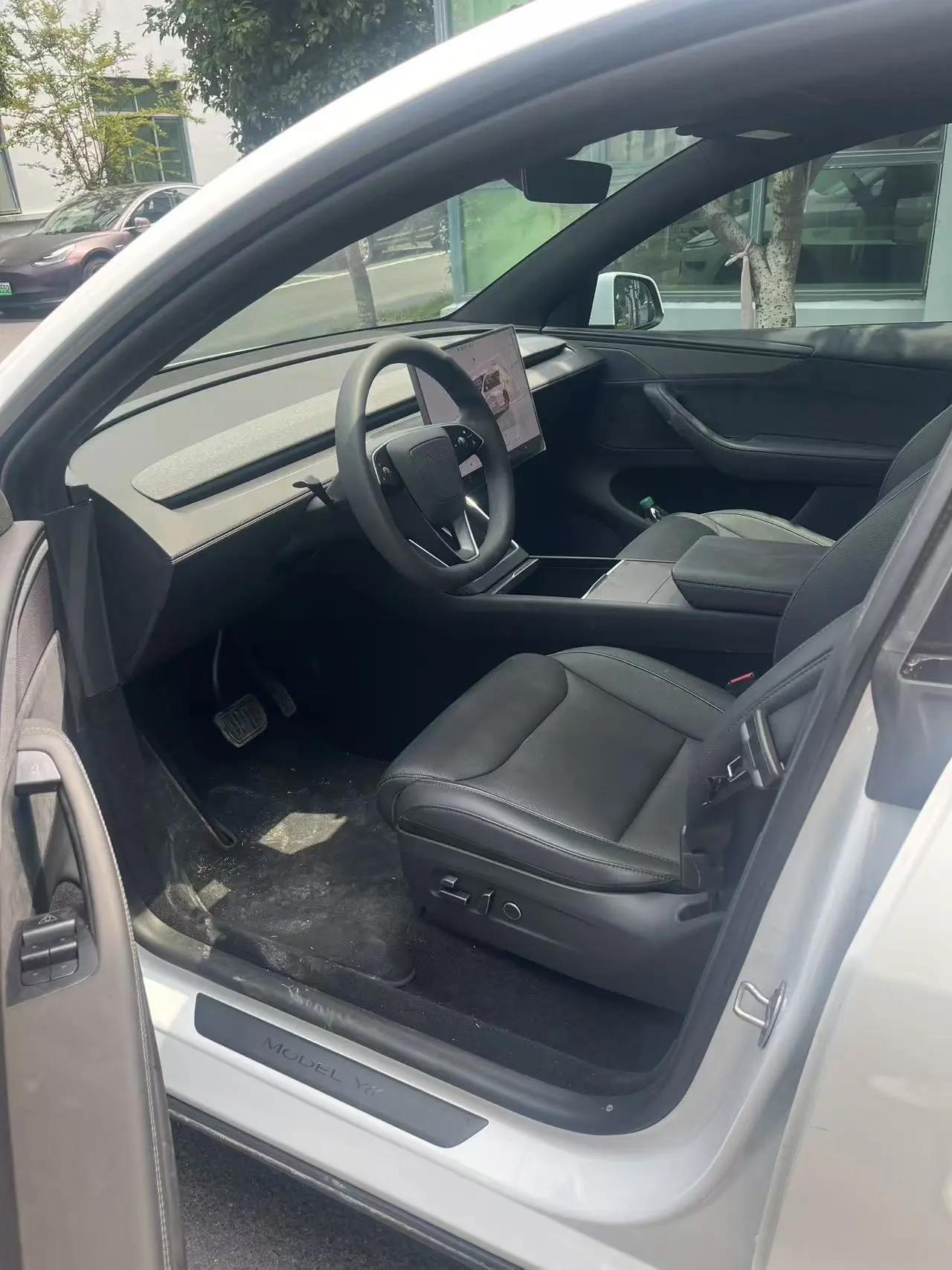 Tesla 2025 Model Y Long Range All-Wheel Drive Automatic 2