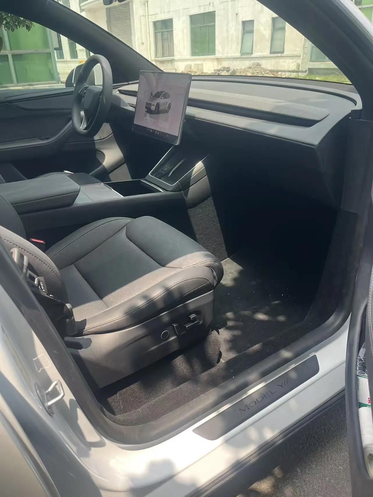 Tesla 2025 Model Y Long Range All-Wheel Drive Automatic 5