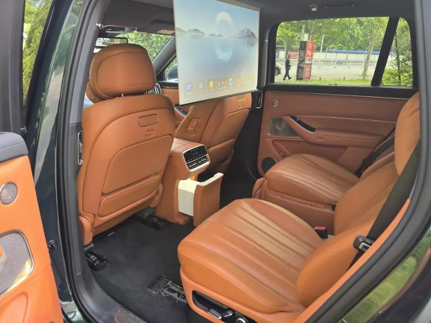 AITO M8 2025 extended range Ultra version 53.4kWh 6-seat version 4