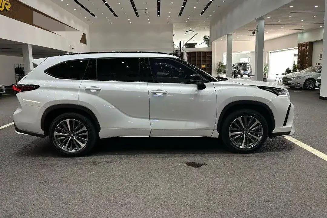 Toyota 2026 Crown Land Release HEV 2.5 Stepless Four-wheel Drive Premium Edition Automatic Gear 3