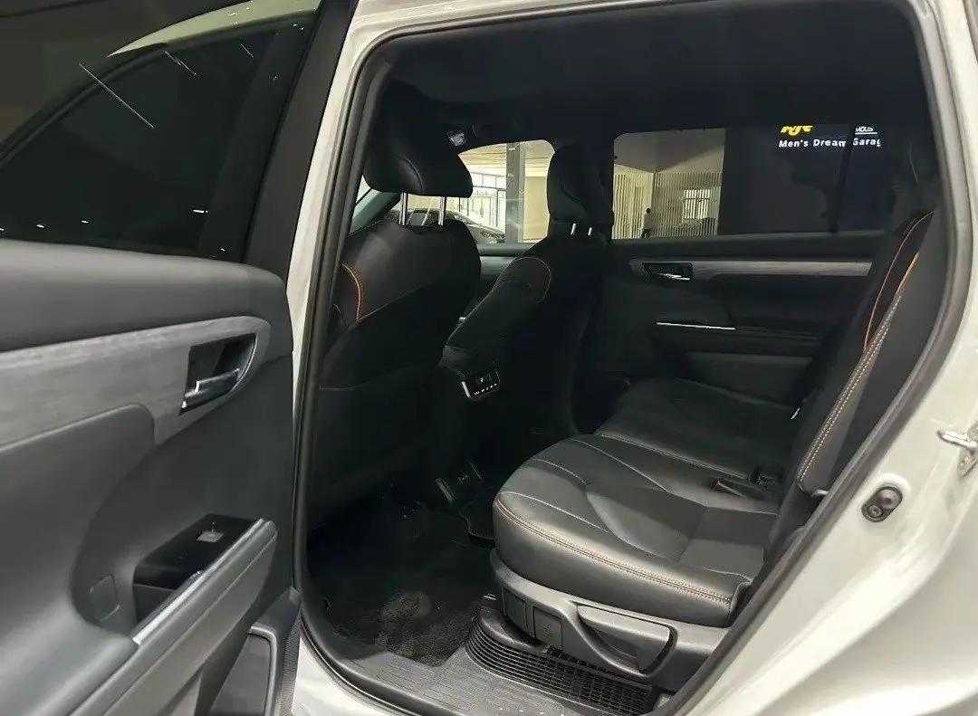 Toyota 2026 Crown Land Release HEV 2.5 Stepless Four-wheel Drive Premium Edition Automatic Gear 5