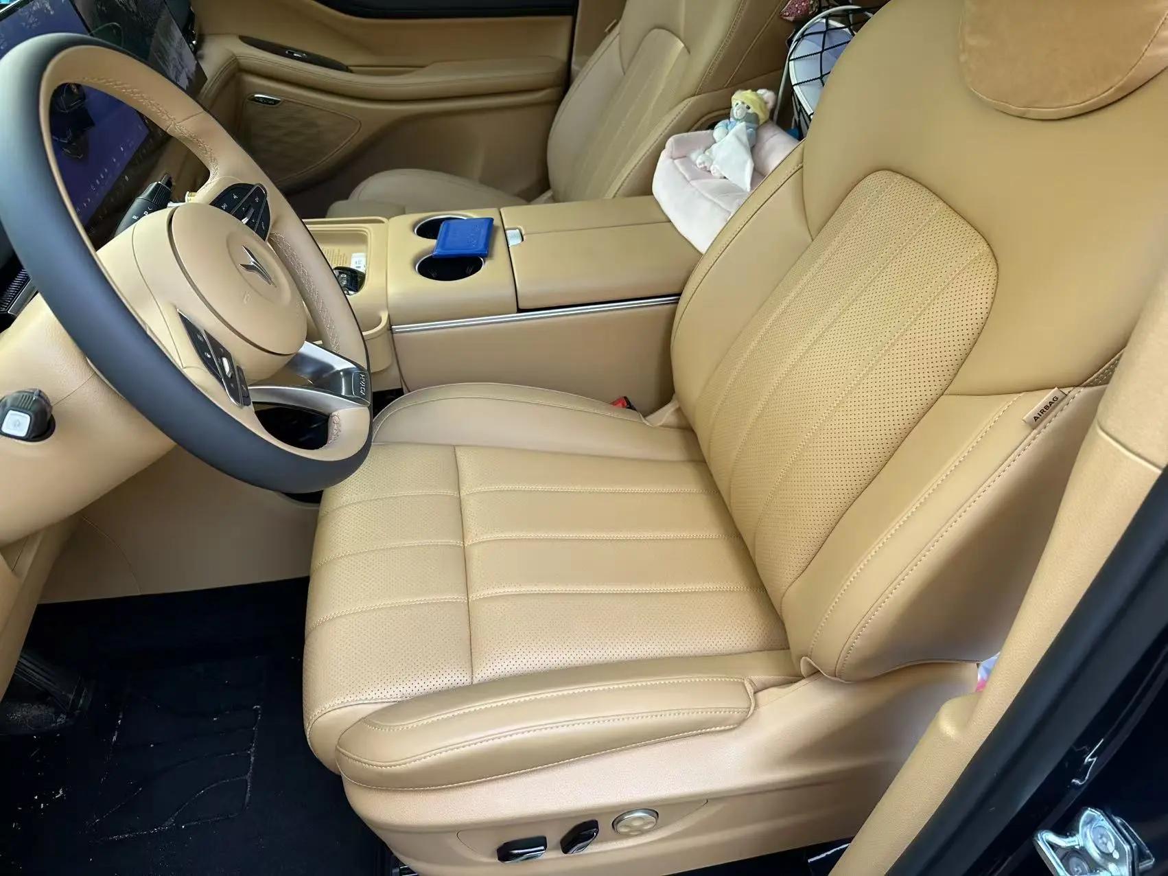 Voyah 2025 Model Dreamer PHEV 1.5T Four-Wheel-Drive Excellence鲲鹏 Edition Automatic 10