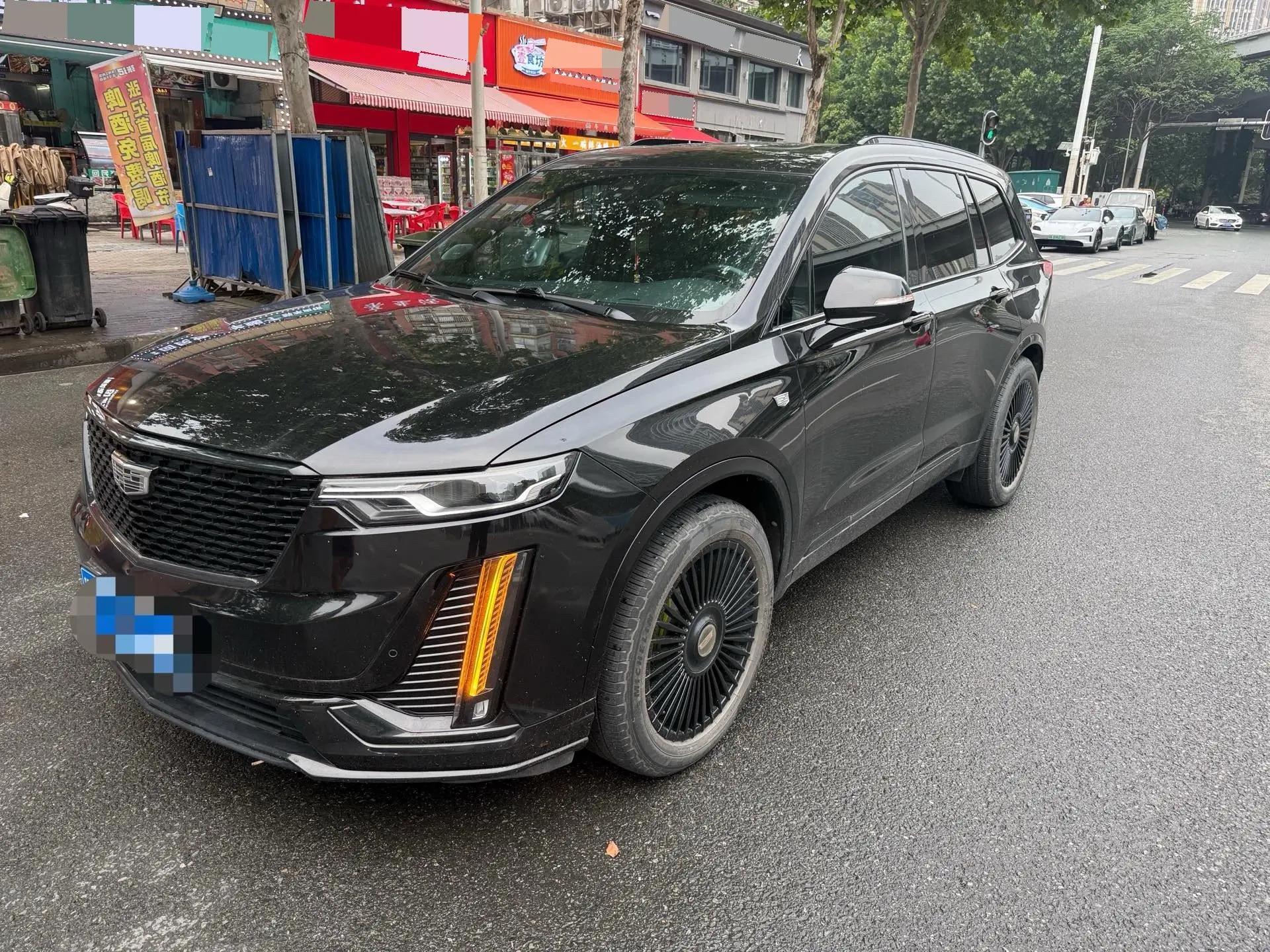 Open image lightbox: Cadillac XT6 2021 28T Seven-seat Fashion Model