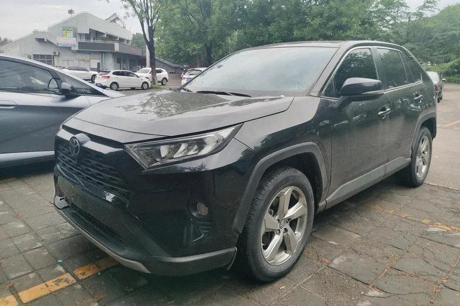 RAV4 Rongfang 2022 2.0L CVT Front-Wheel-Drive Fashion Edition