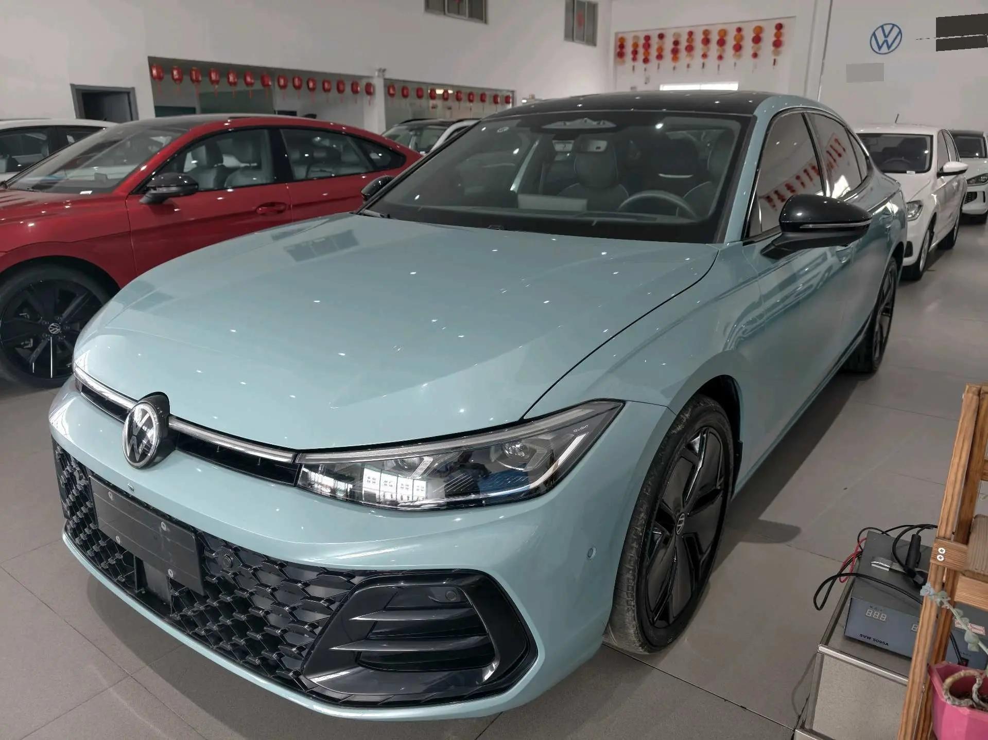 Volkswagen 2025 Passat Pro 2.0TSI 380TSI Star Dragon Edition Automatic Gear