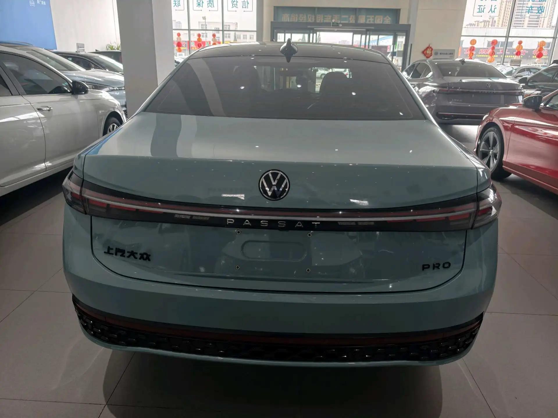 Volkswagen 2025 Passat Pro 2.0TSI 380TSI Star Dragon Edition Automatic Gear 4