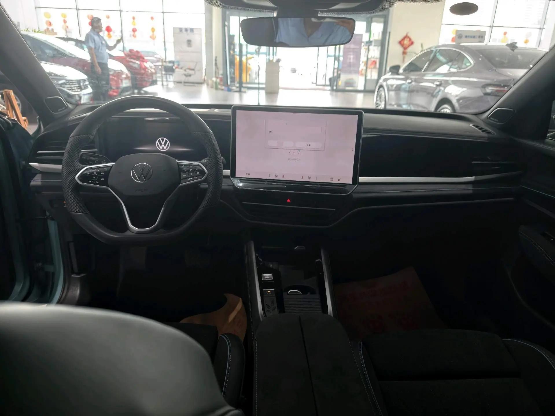 Volkswagen 2025 Passat Pro 2.0TSI 380TSI Star Dragon Edition Automatic Gear 8