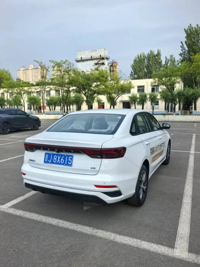 Geely 2026 Emgrand Sedan 1.5 CVT 4 Millionth Anniversary Exceed Version Automatic 8