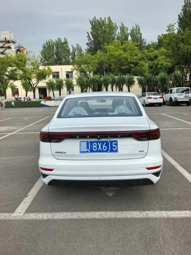 Geely 2026 Emgrand Sedan 1.5 CVT 4 Millionth Anniversary Exceed Version Automatic 9