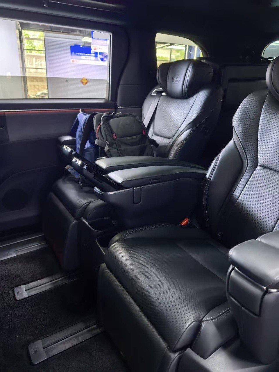 Lexus LM 2023 500h six-seat revered version 4