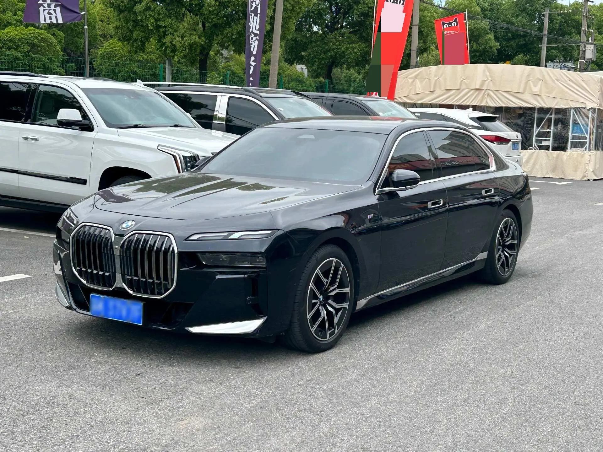 Открыть галерею: BMW 7 Series (Imported) 2023 735Li 48V 3.0T M Sport Package Automatic