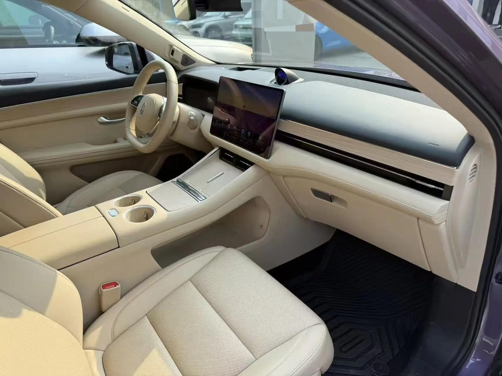 AITO 2025 AITO M5 extended range Ultra 4-wheel drive version automatic gear 4
