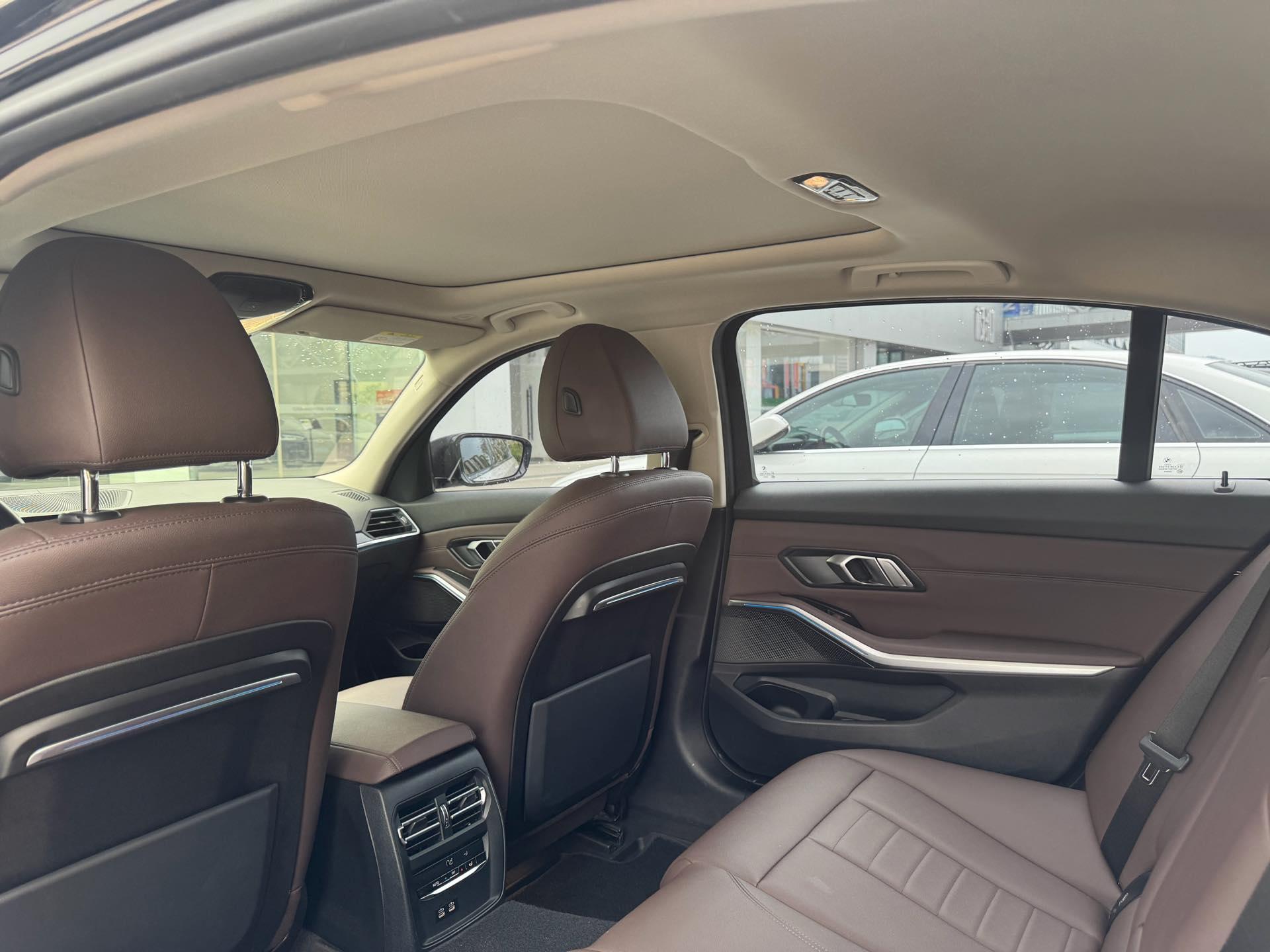 BMW 3 Series 2020 325Li M Sports Suit 6