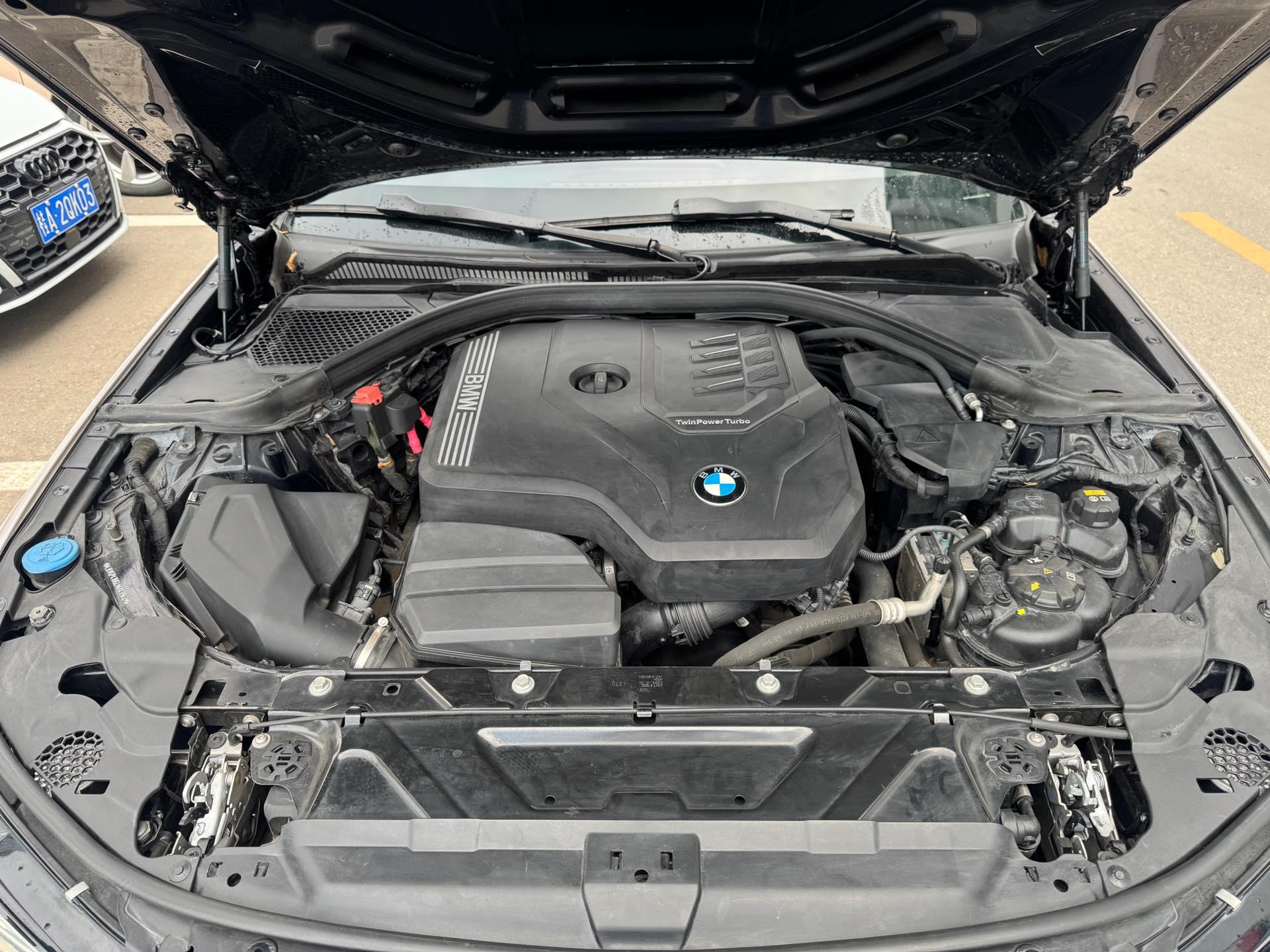 BMW 3 Series 2020 325Li M Sports Suit 9