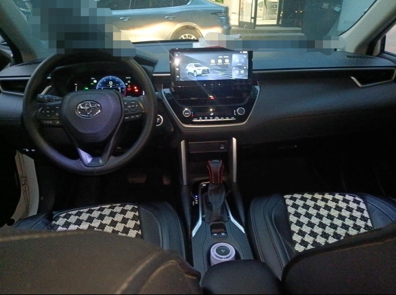 Toyota 2024 Corolla Cross Dual Engine 2.0 CVT Intelligent Electric Hybrid Pioneer Edition Automatic 3