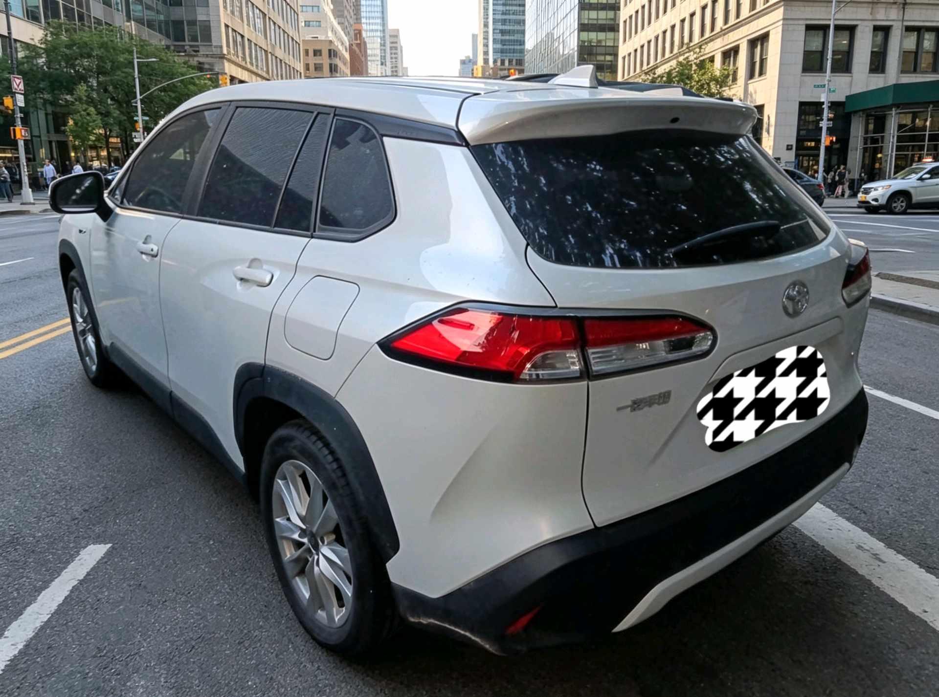 Toyota 2024 Corolla Cross Dual Engine 2.0 CVT Intelligent Electric Hybrid Pioneer Edition Automatic 5