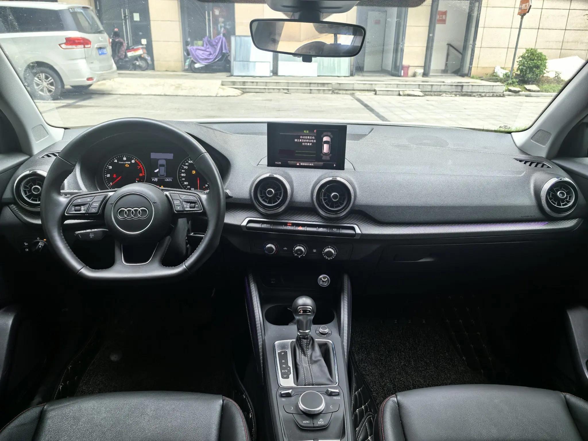 Audi Q2L 2022 35 TFSI Enterprising Dynamic 6