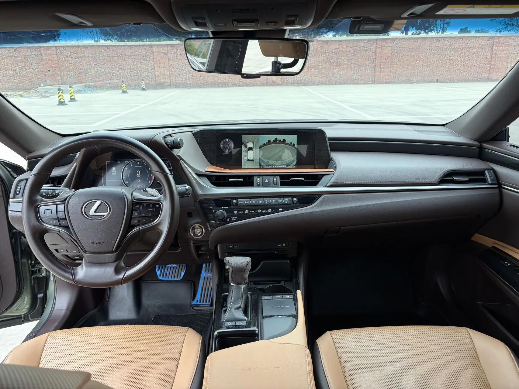 Lexus ES 2020 200 Excellence Edition 8