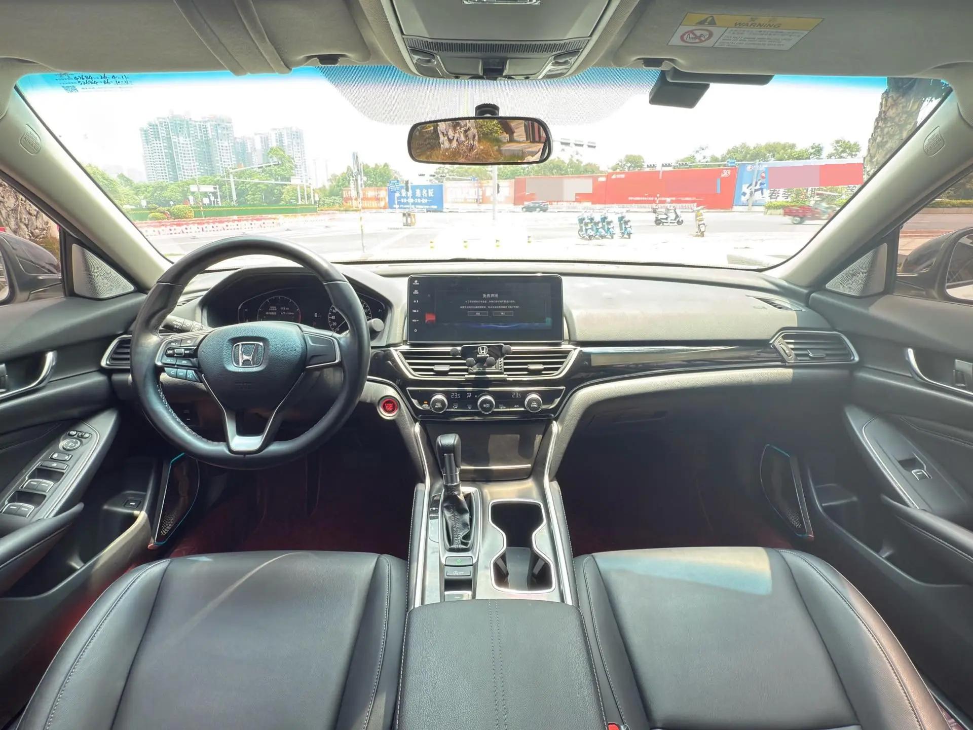 Accord 2022 260TURBO Deluxe Edition 9