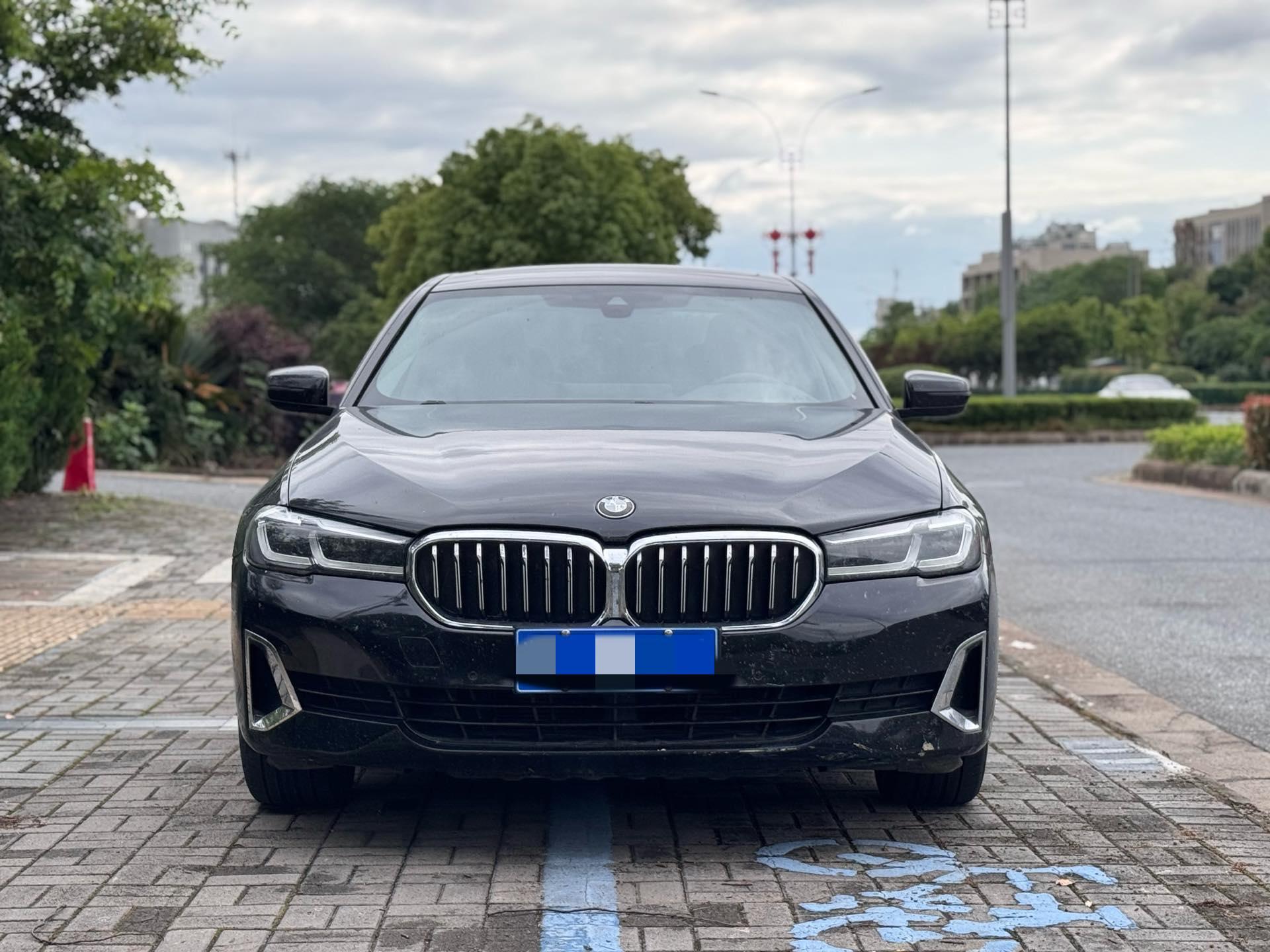 BMW 5 Series 2021 525Li M Sports Suit 2