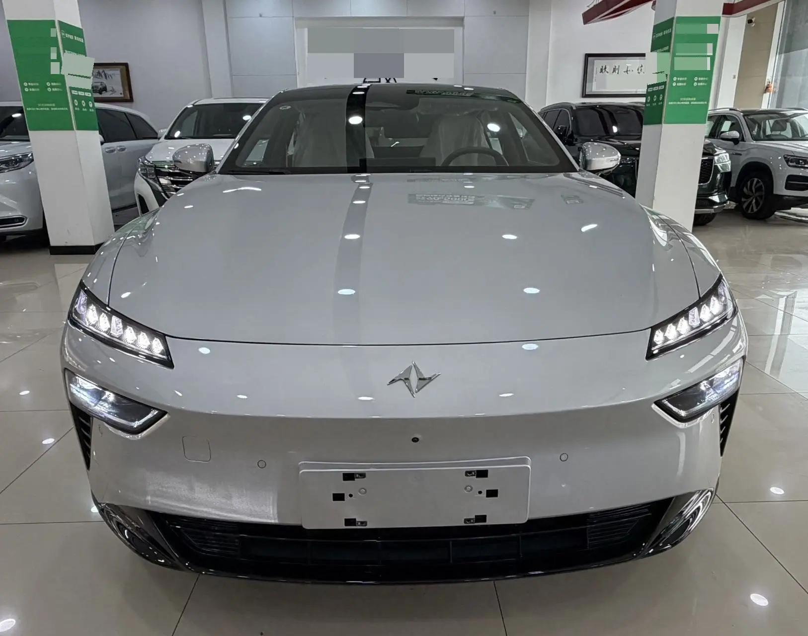 奕派 2025款 eπ007 230Pro领航版 自动挡 2
