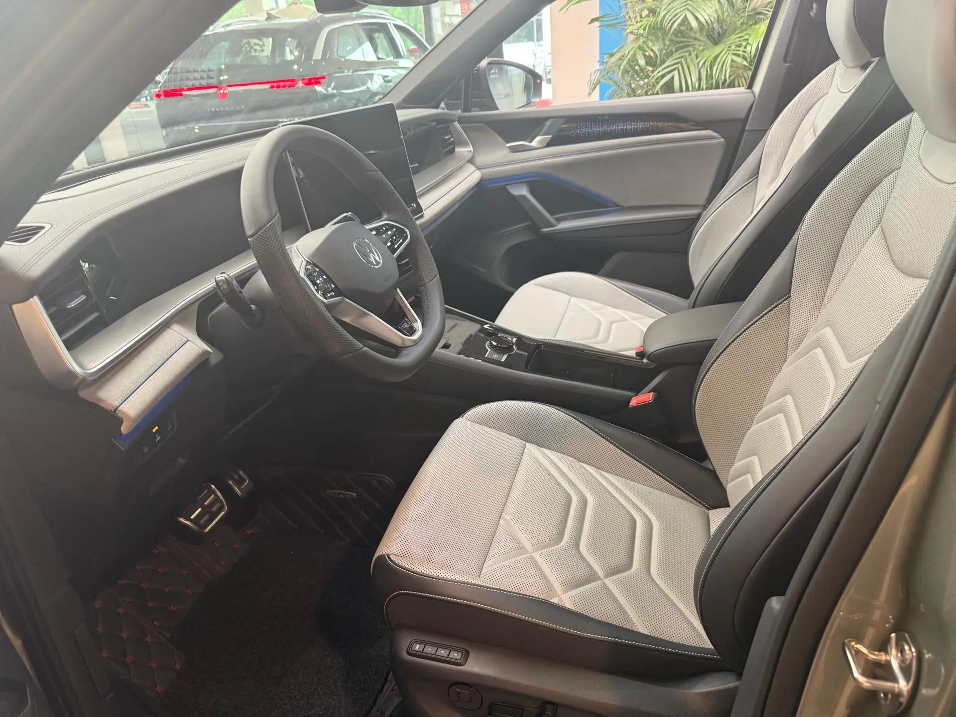 Volkswagen 2025 Tharu L 2.0TSI 380TSI Four-Wheel-Drive Luxury Easy Package Automatic 2
