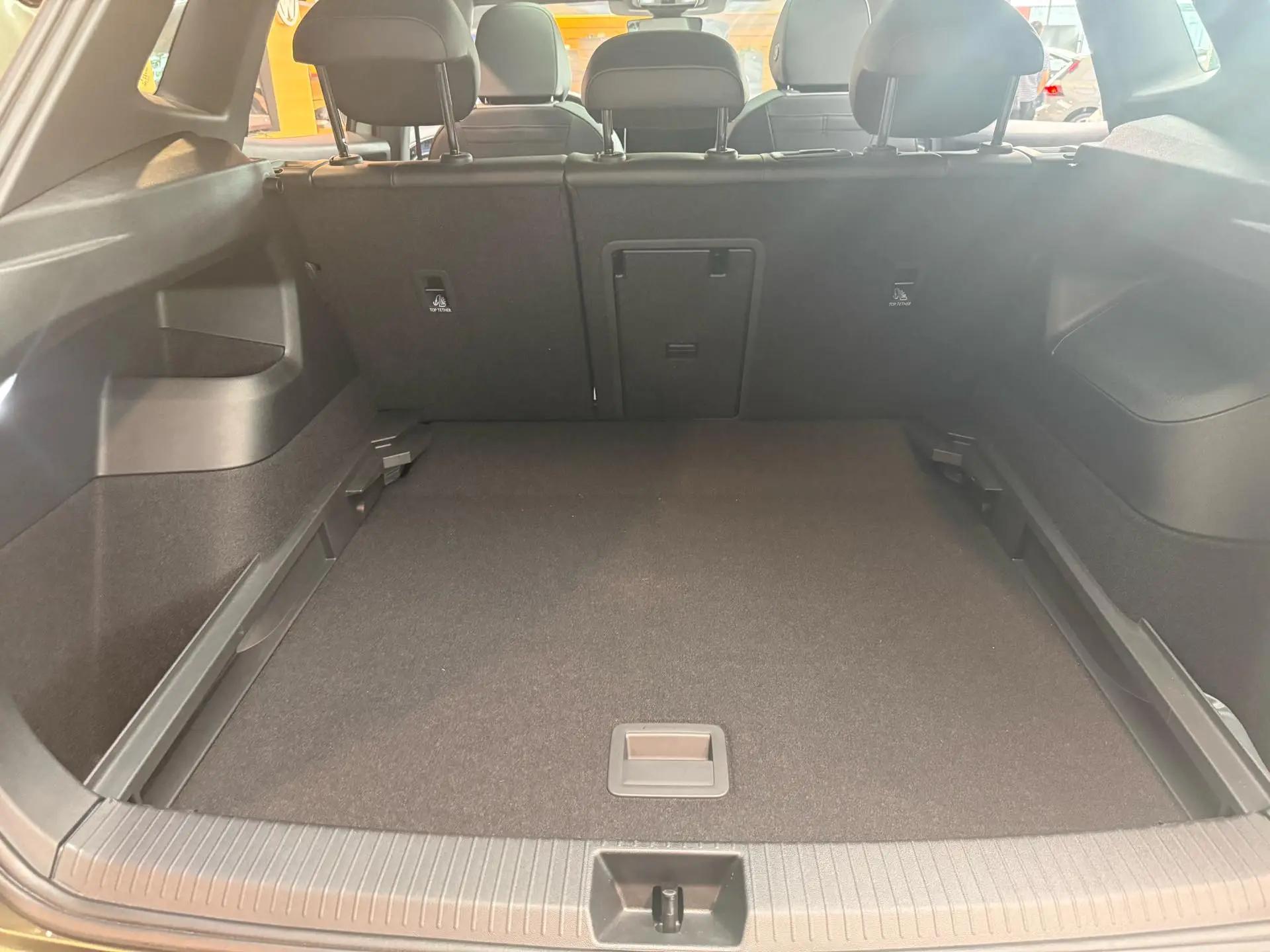 Volkswagen 2025 Tharu L 2.0TSI 380TSI Four-Wheel-Drive Luxury Easy Package Automatic 4