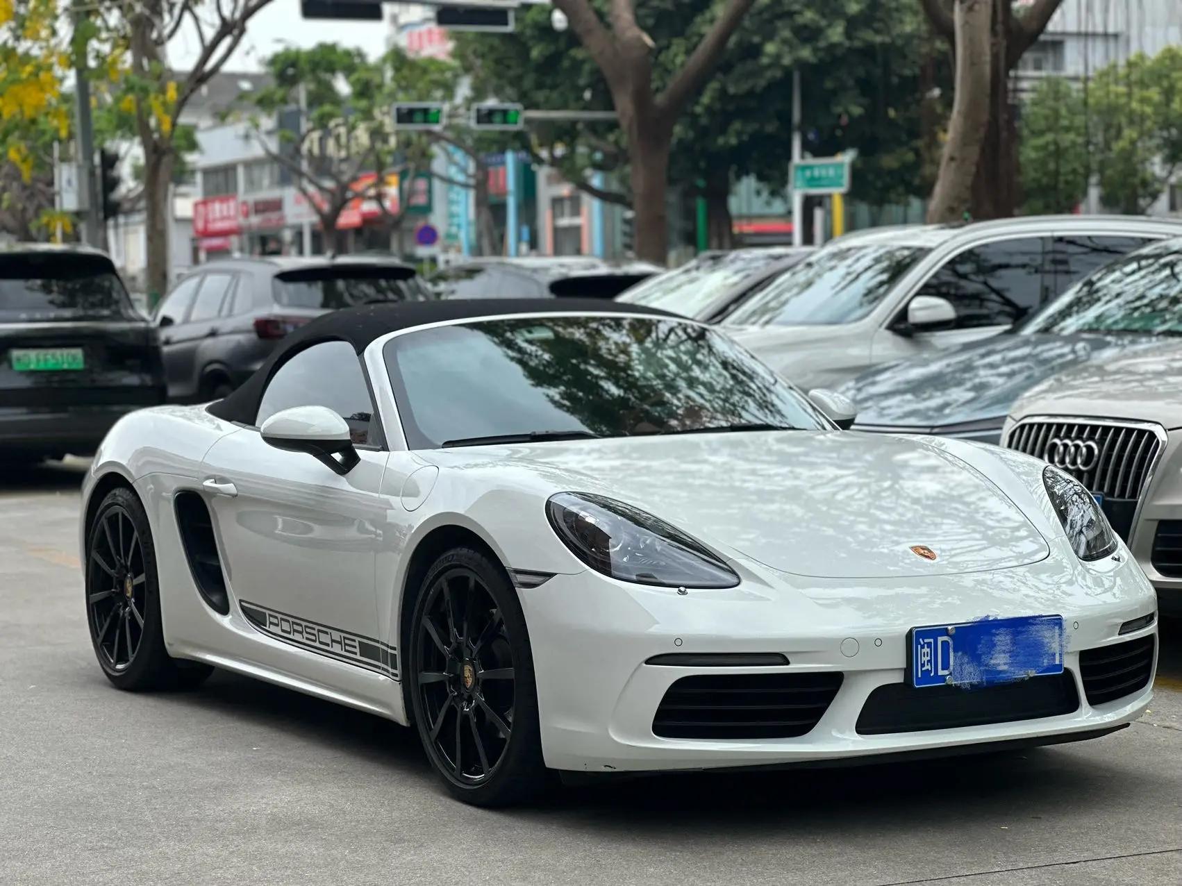 Porsche 718 2022 Boxster 2.0T 3