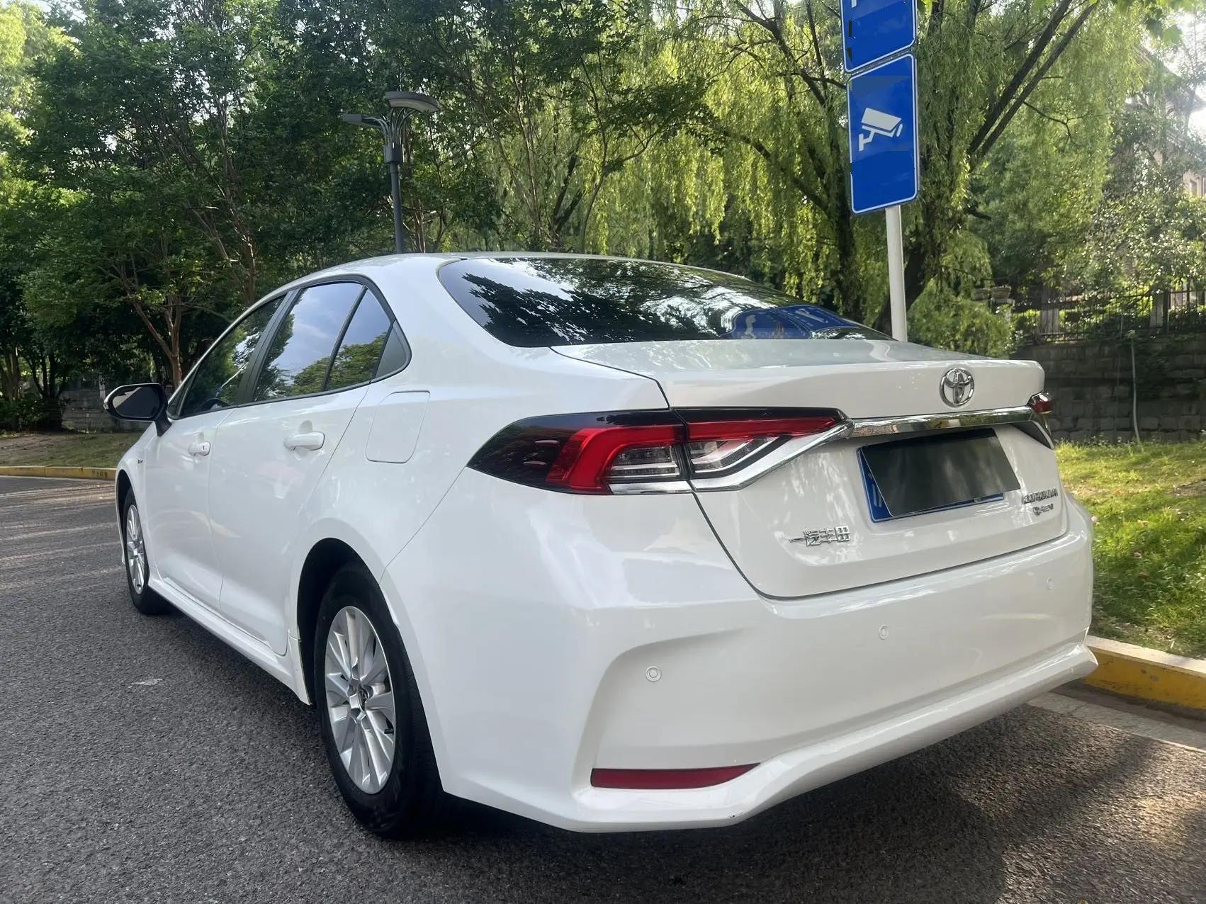 Toyota 2025 Corolla Double Engine 1.8 Stepless Intelligent Electric Hybrid Pioneer Edition Automatic Gear 8