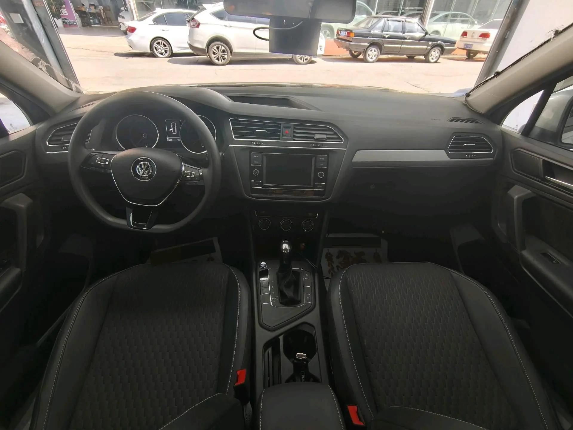 Tiguan L 2019 330TSI Automatic Two-Drive Fashion Edition National V 8