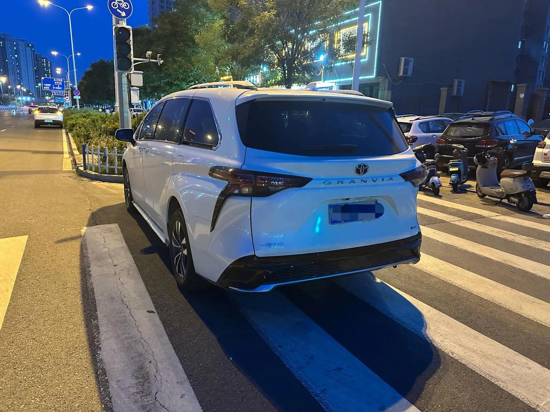 Toyota 2024 Grevia HYBRID 2.5 Stepless Deluxe Edition Automatic Transmission 4