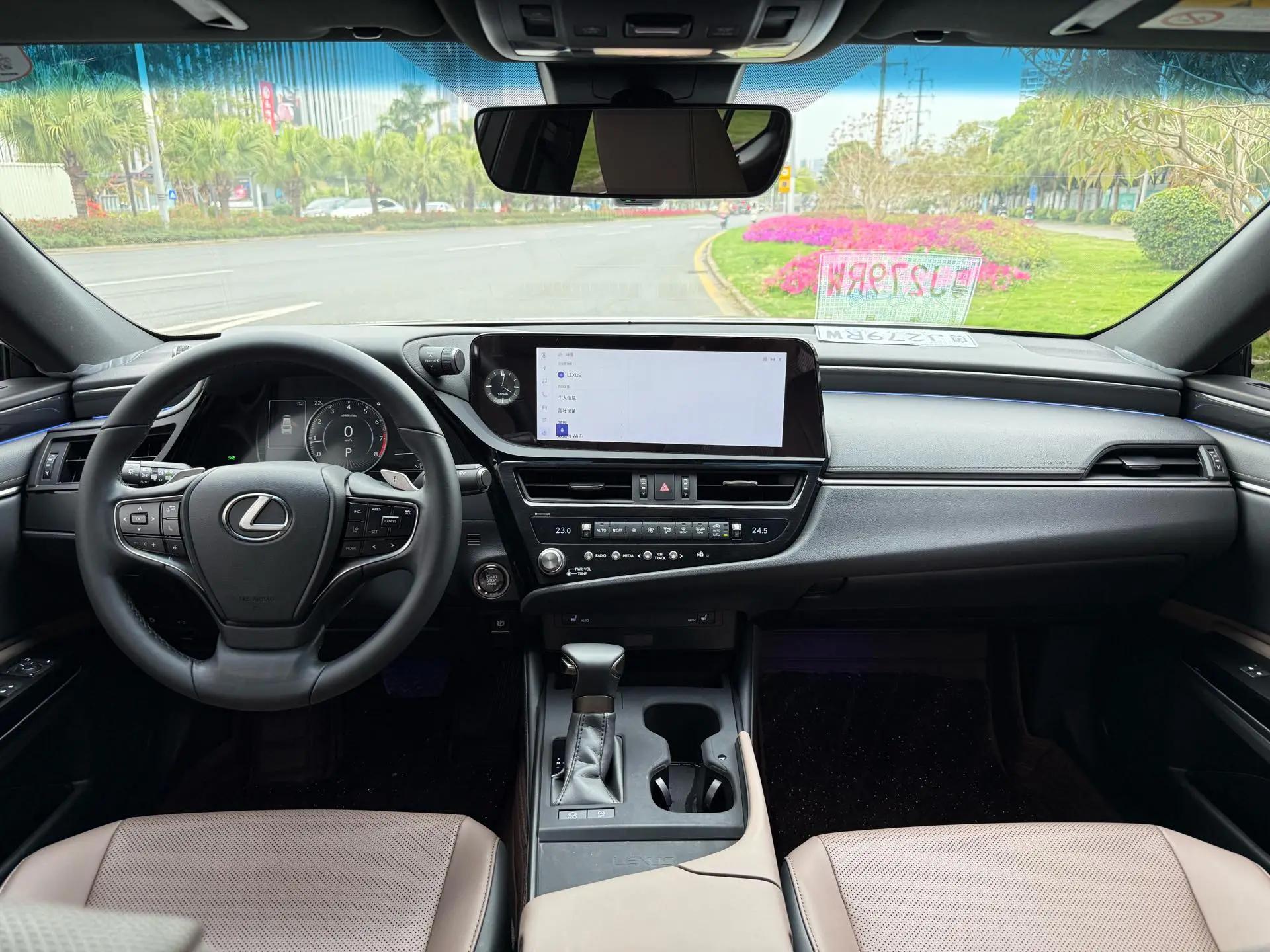 Lexus ES 2023 model 200 Premium Edition 11