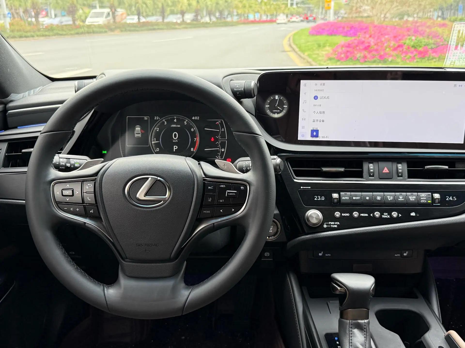 Lexus ES 2023 model 200 Premium Edition 12