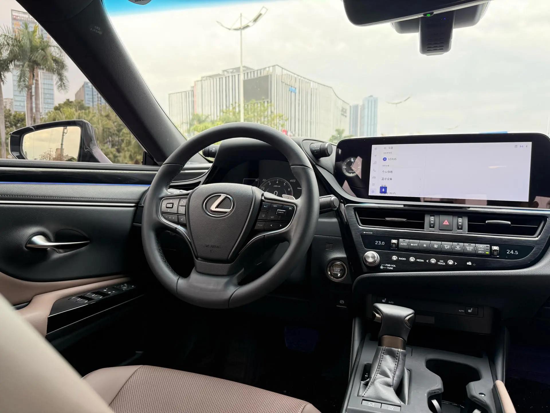 Lexus ES 2023 model 200 Premium Edition 14