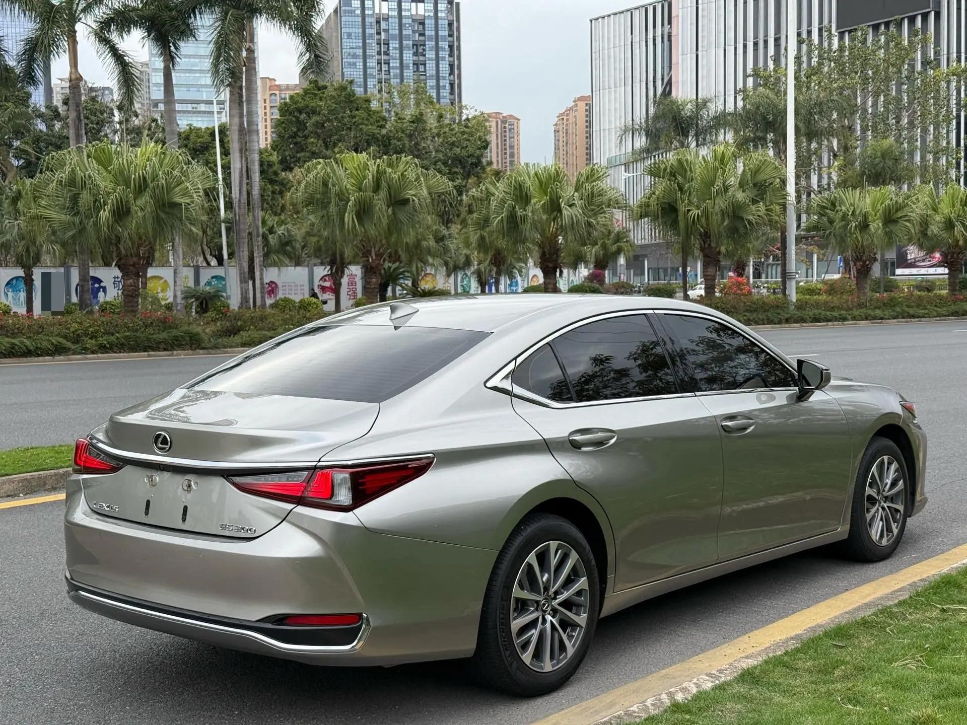 Lexus ES 2023 model 200 Premium Edition 5